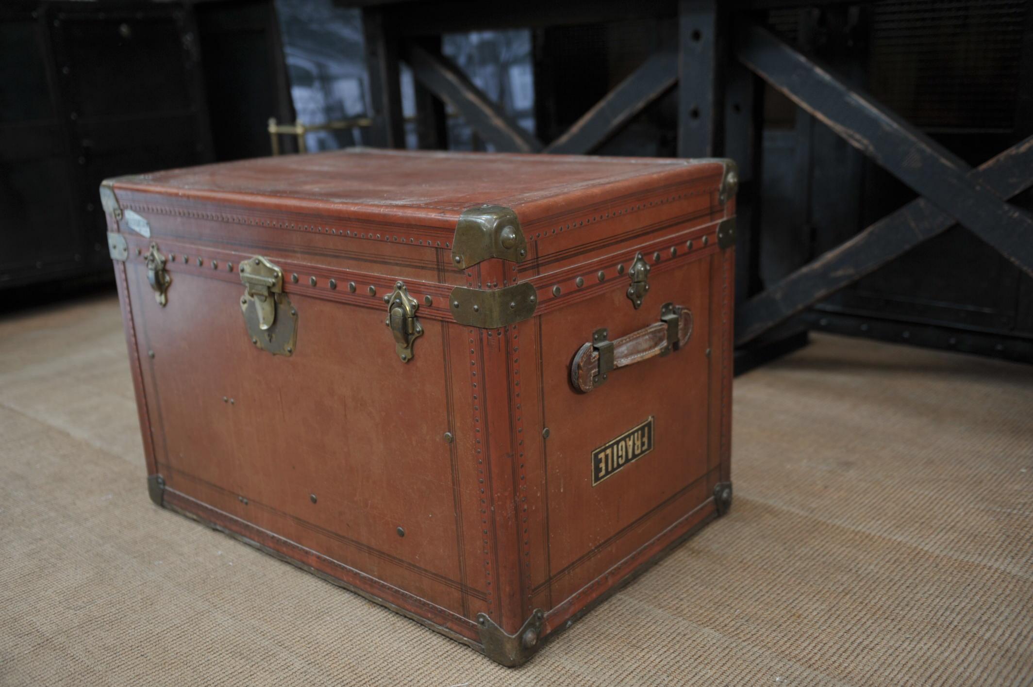 French Transatlantic Paris Traveling Trunk with 2 Inside Compartment, circa 1920 For Sale 1