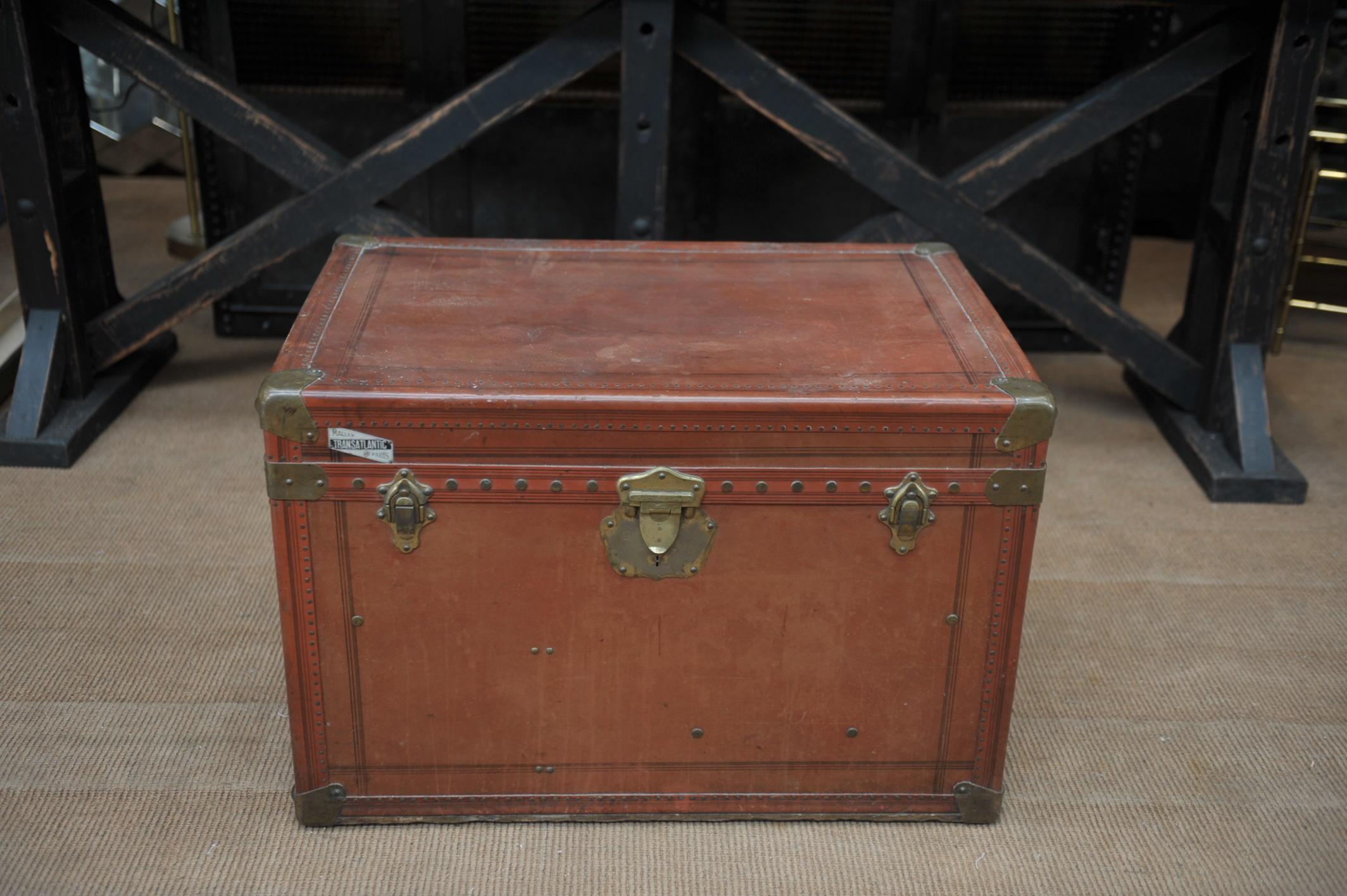 French Transatlantic Paris Traveling Trunk with 2 Inside Compartment, circa 1920 For Sale 2