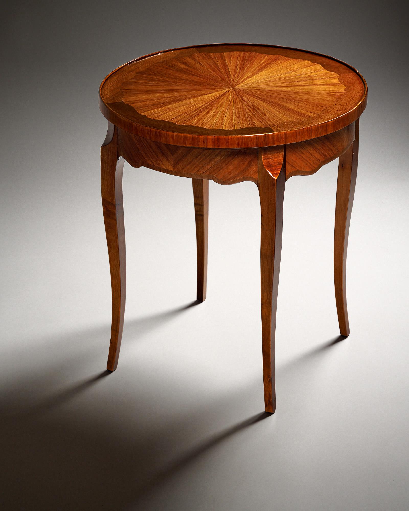 French Transition Period Side Table (Art déco) im Angebot