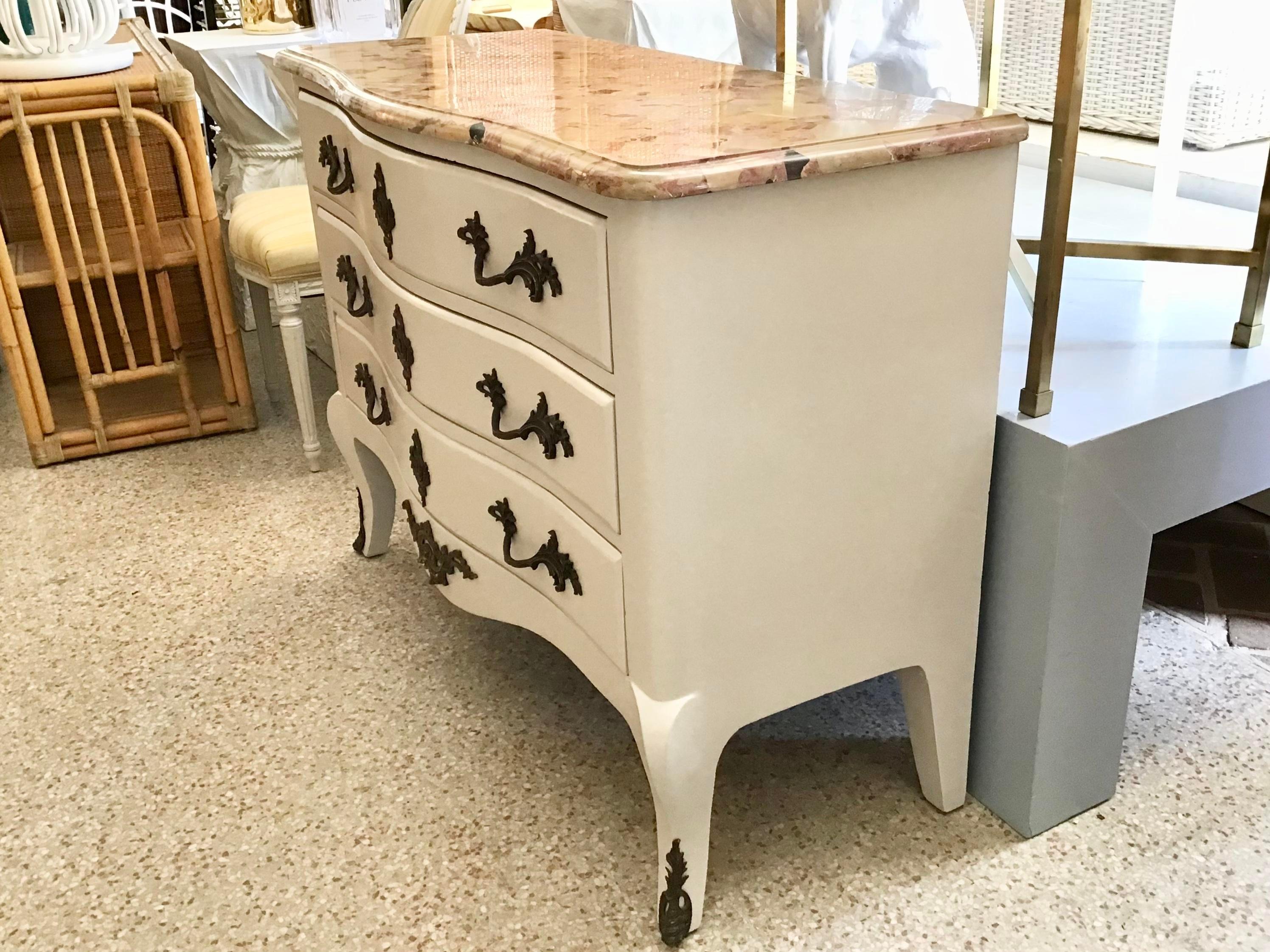French Transition Style Dresser Freshly Lacquered Gray with Marble Top In Good Condition For Sale In Los Angeles, CA