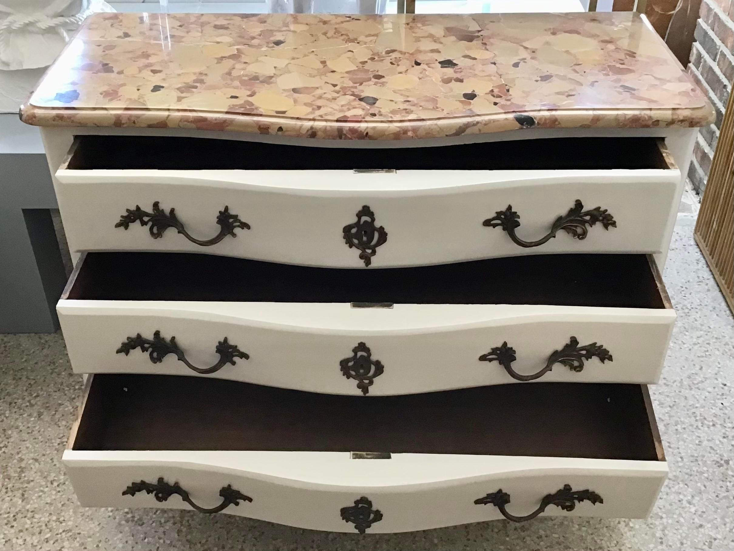 French Transition Style Dresser Freshly Lacquered Gray with Marble Top For Sale 1