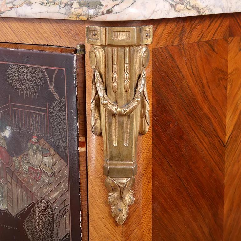 Commode francese di transizione Chinoiserie con piano in marmo Breccia in vendita 3