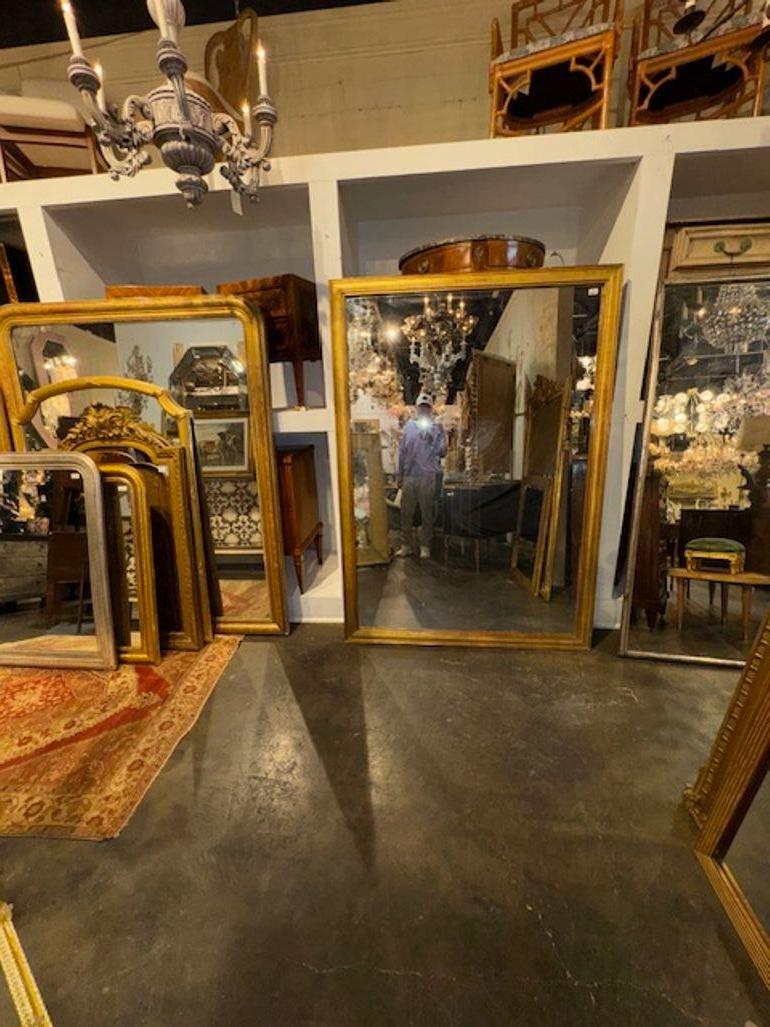 Miroir transitionnel français en bois doré Bon état - En vente à Dallas, TX