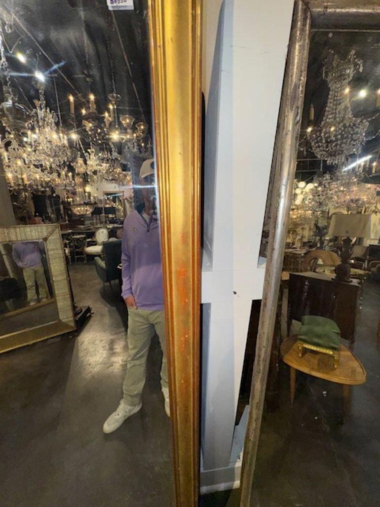 Miroir transitionnel français en bois doré en vente 2