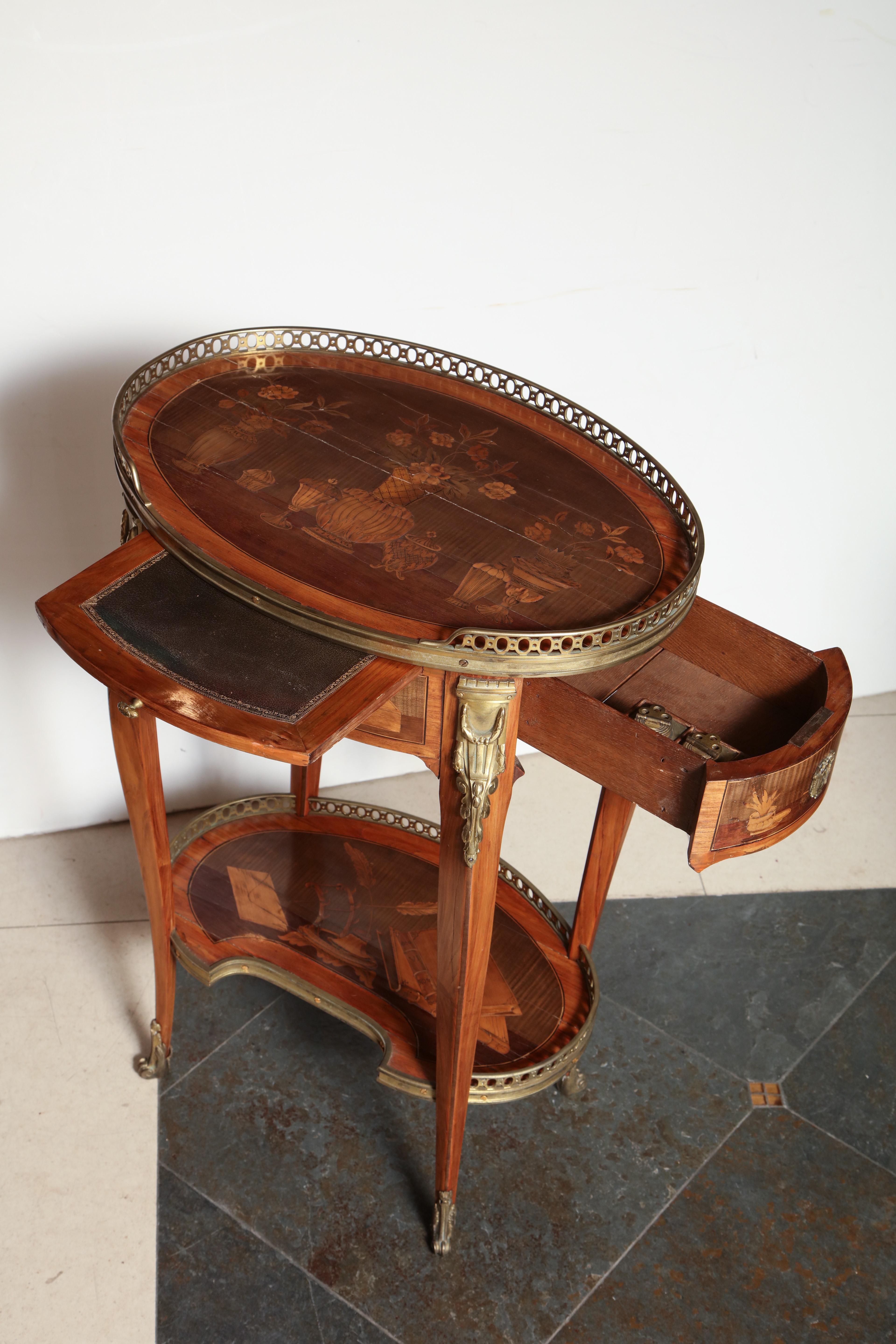 French Transitional Marquetry Oval Side Table In Good Condition In Westwood, NJ