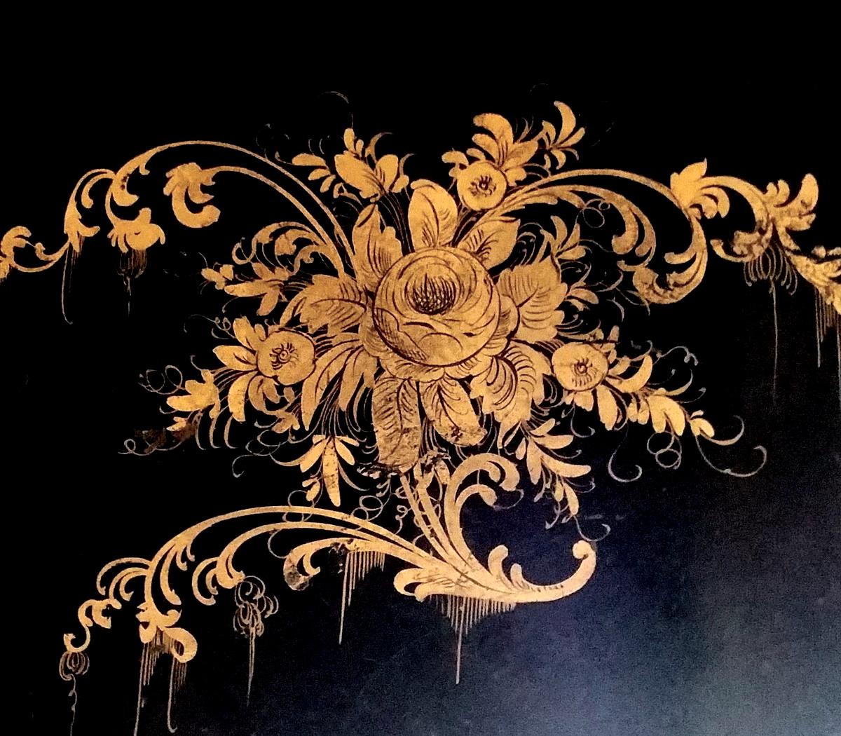 Plateau français de style Napoléon III en métal peint à la main avec peinture dorée en vente 5