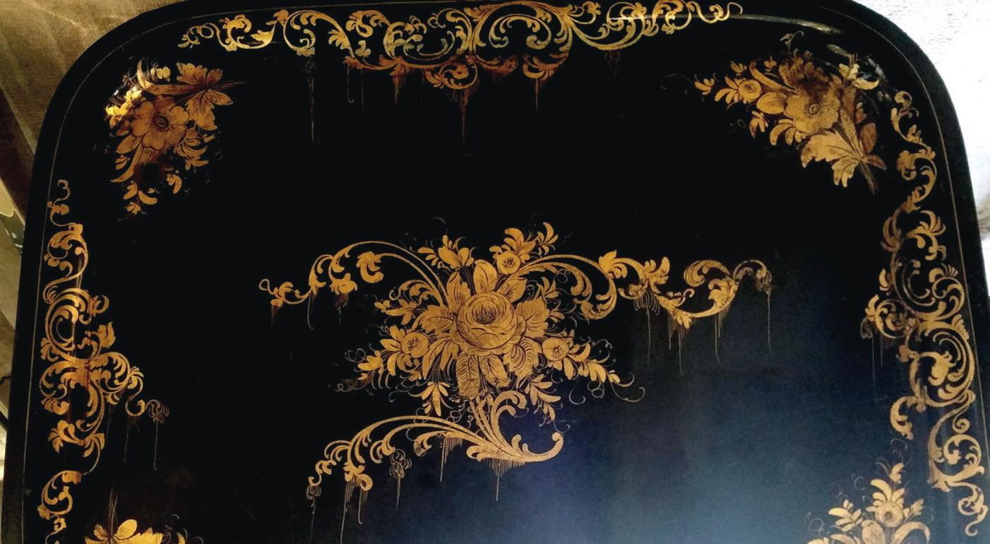 XIXe siècle Plateau français de style Napoléon III en métal peint à la main avec peinture dorée en vente
