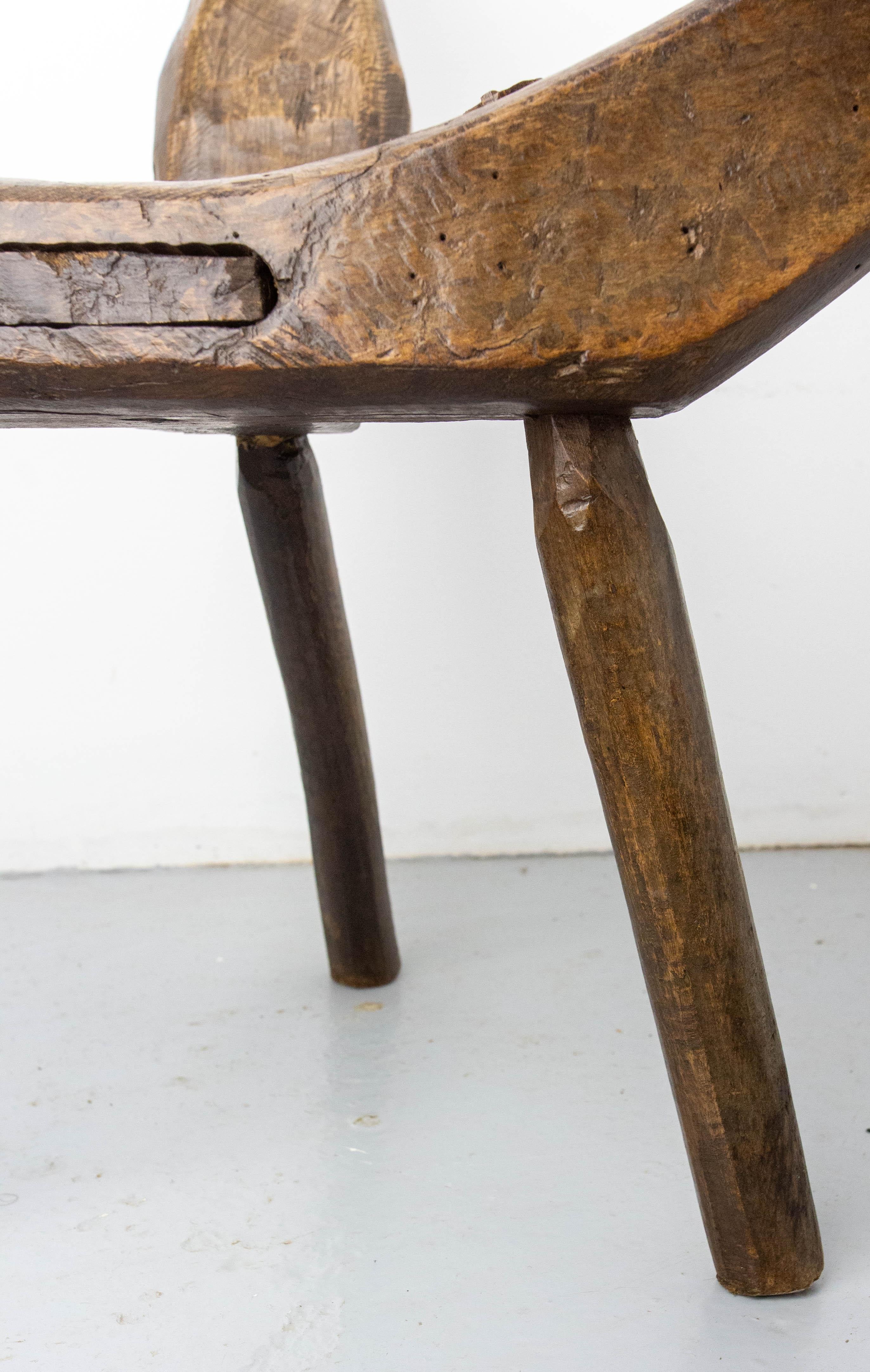 Chaise tripode française à trois pieds en bois figuratif oiseau 19ème siècle en vente 6