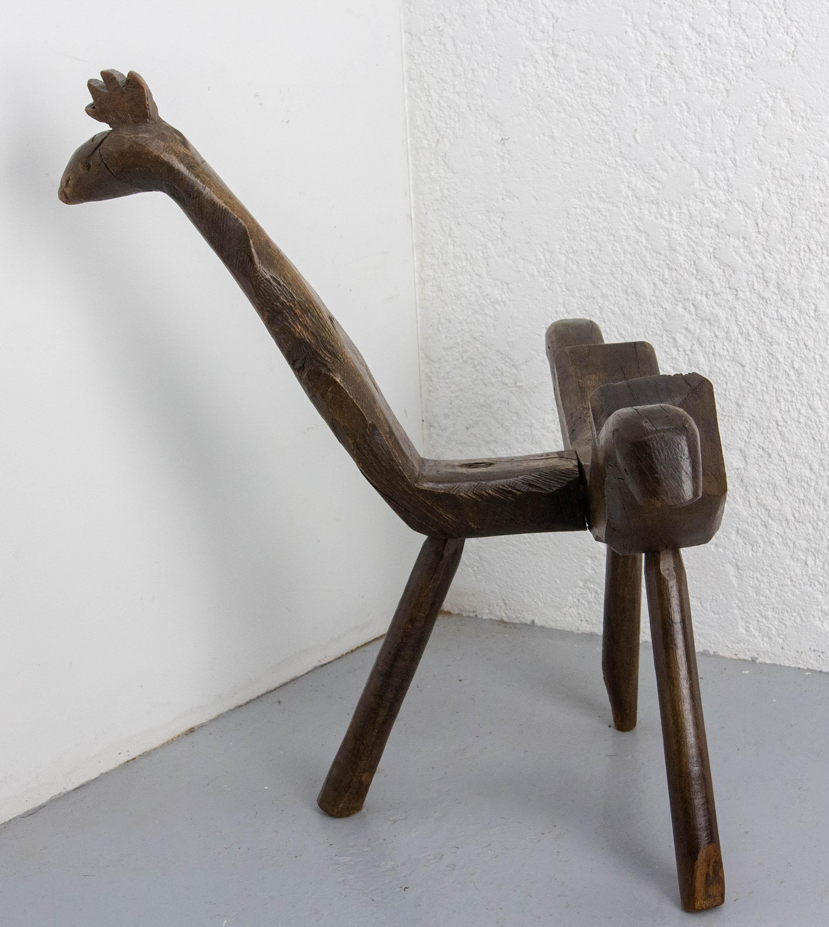 Milieu du XXe siècle Chaise tripode française à trois pieds en bois figuratif oiseau 19ème siècle en vente