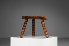 Französischer Dreibein-Hocker aus massiver Eiche aus den 50er Jahren handgefertigt, handgefertigt und handgefertigt, F330