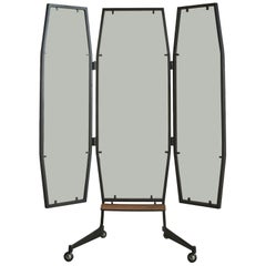 Miroir sur pied « Triptyque français Psyché » à roulettes, années 1960