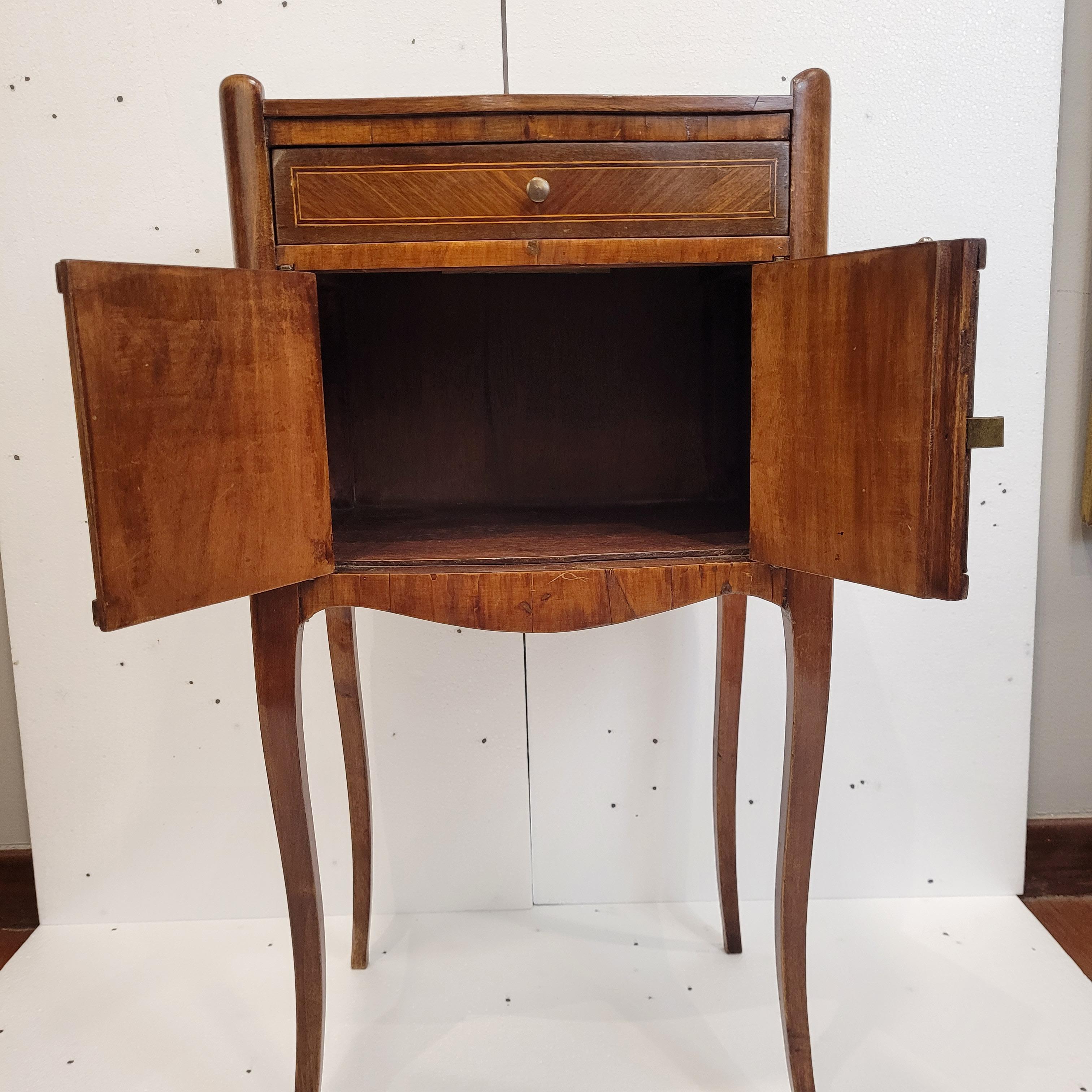 Tavolino francese trompe l'oeil, Napoleone III, legno, intarsi e pelle in vendita 9