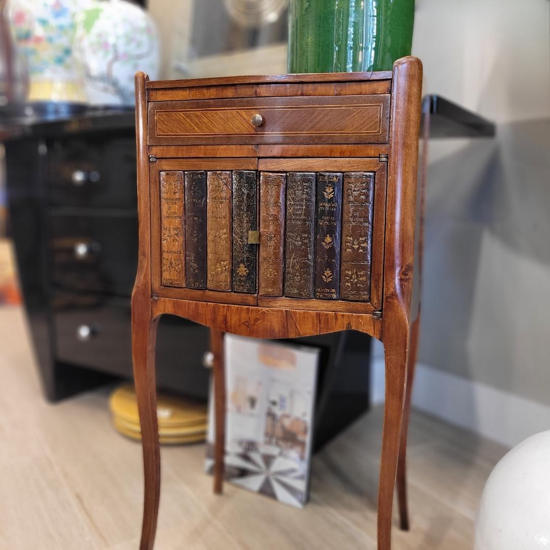 Fatto a mano Tavolino francese trompe l'oeil, Napoleone III, legno, intarsi e pelle in vendita