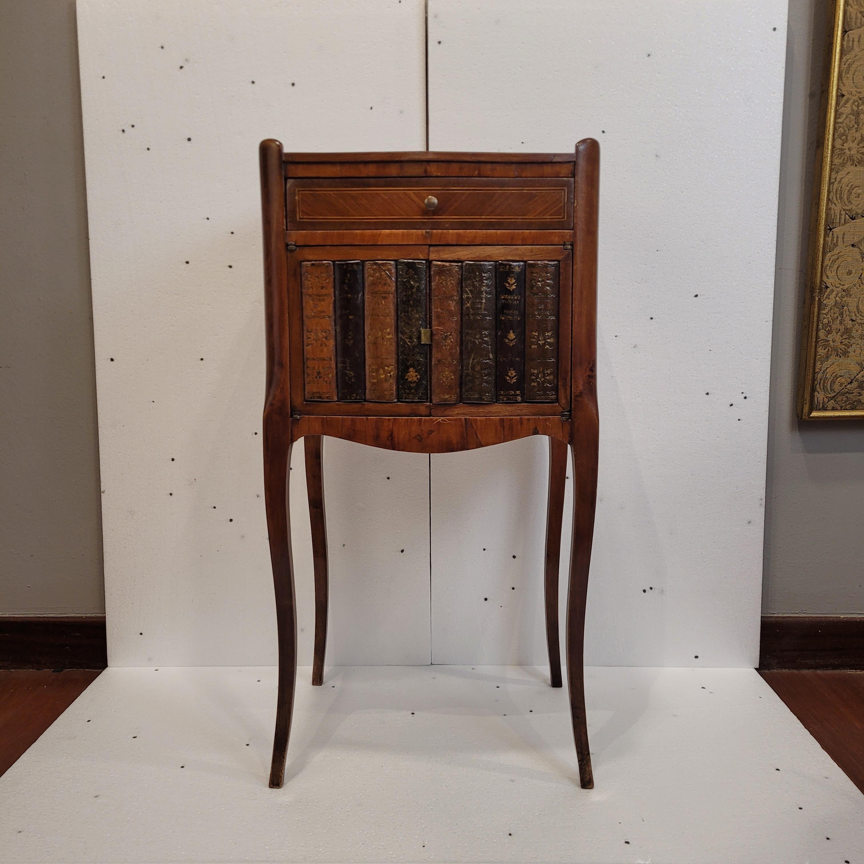 Tavolino francese trompe l'oeil, Napoleone III, legno, intarsi e pelle In condizioni buone in vendita a Valladolid, ES