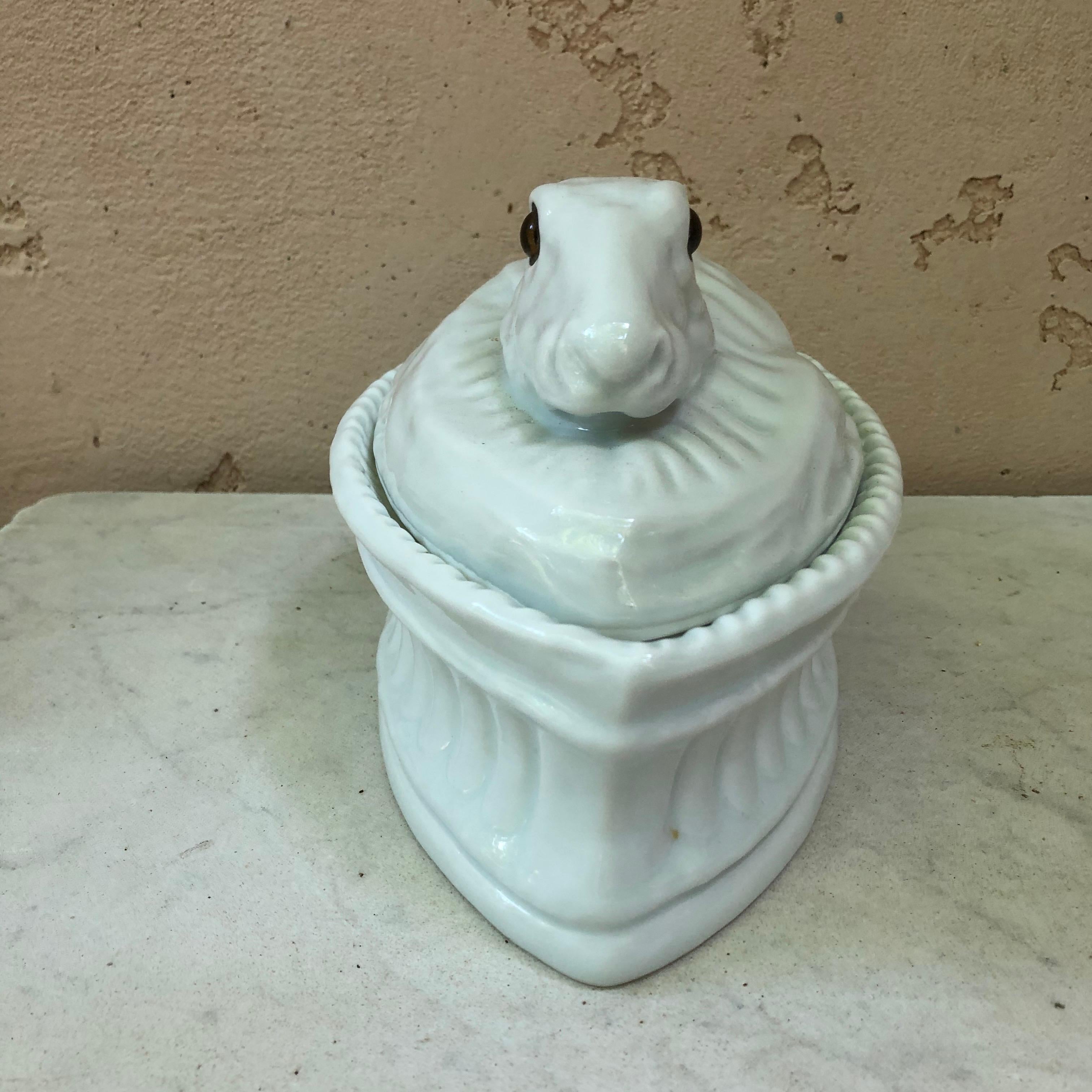 Rustique Soupière à pâté en porcelaine blanche Trompe L'oeil pour lapin Pillivuyt Mehun