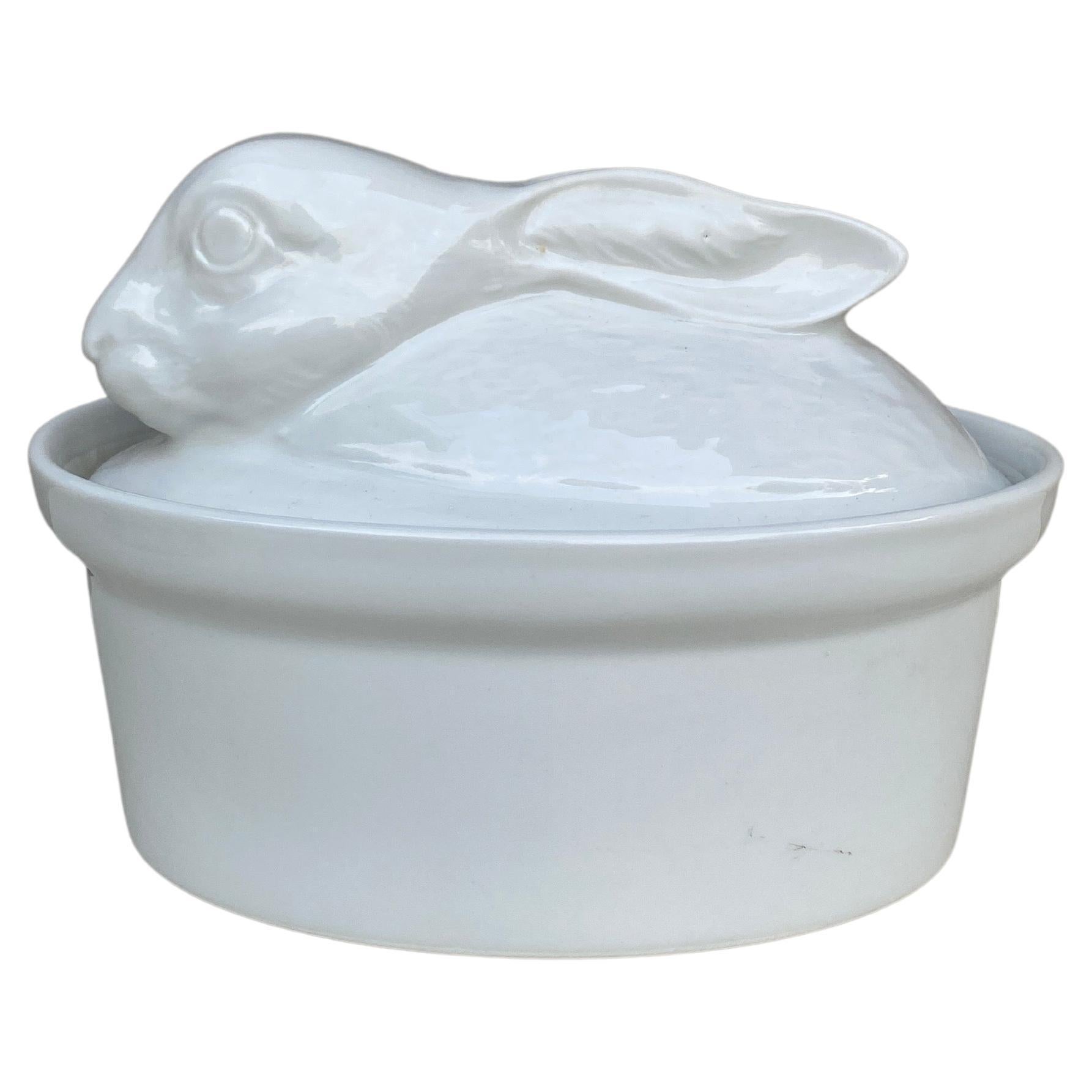 Soupière à pâté de lapin en porcelaine blanche Trompe L'Oeil