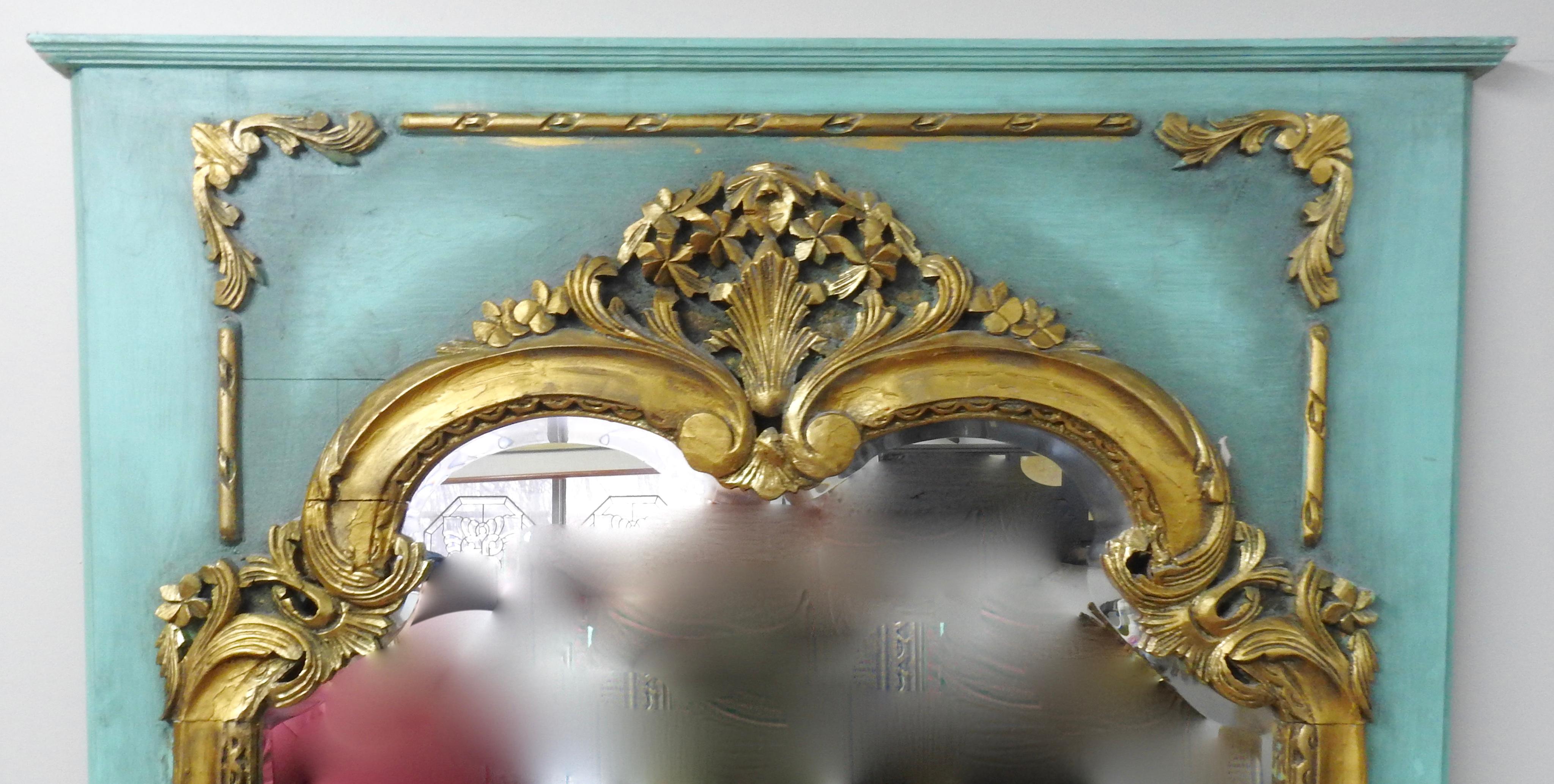 French Trumeau Style Mirror In Distressed Condition In Cookeville, TN