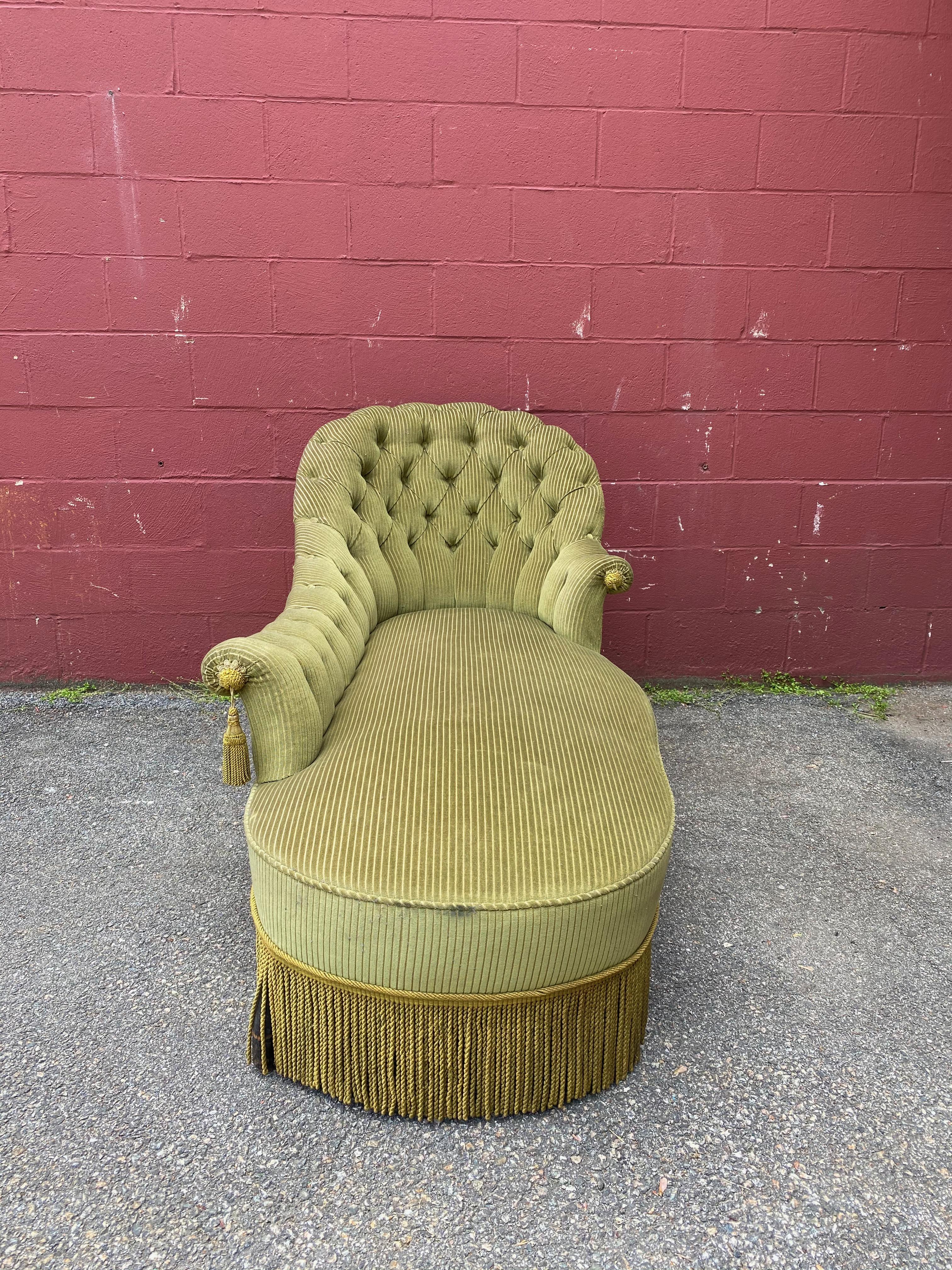French Tufted Asymmetrical Chaise in Green Velvet 1