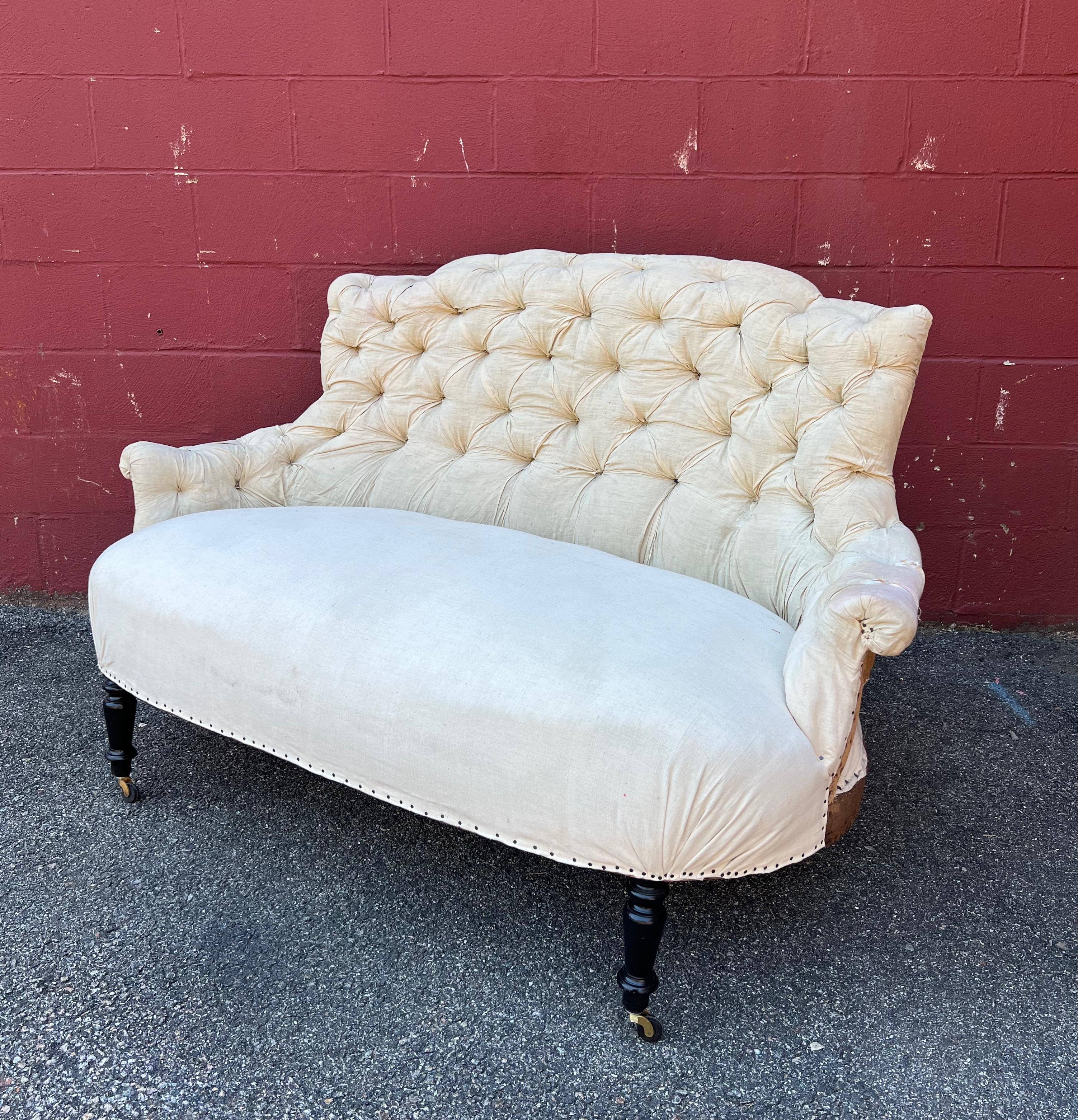 French Tufted Napoleon III Settee In Fair Condition In Buchanan, NY