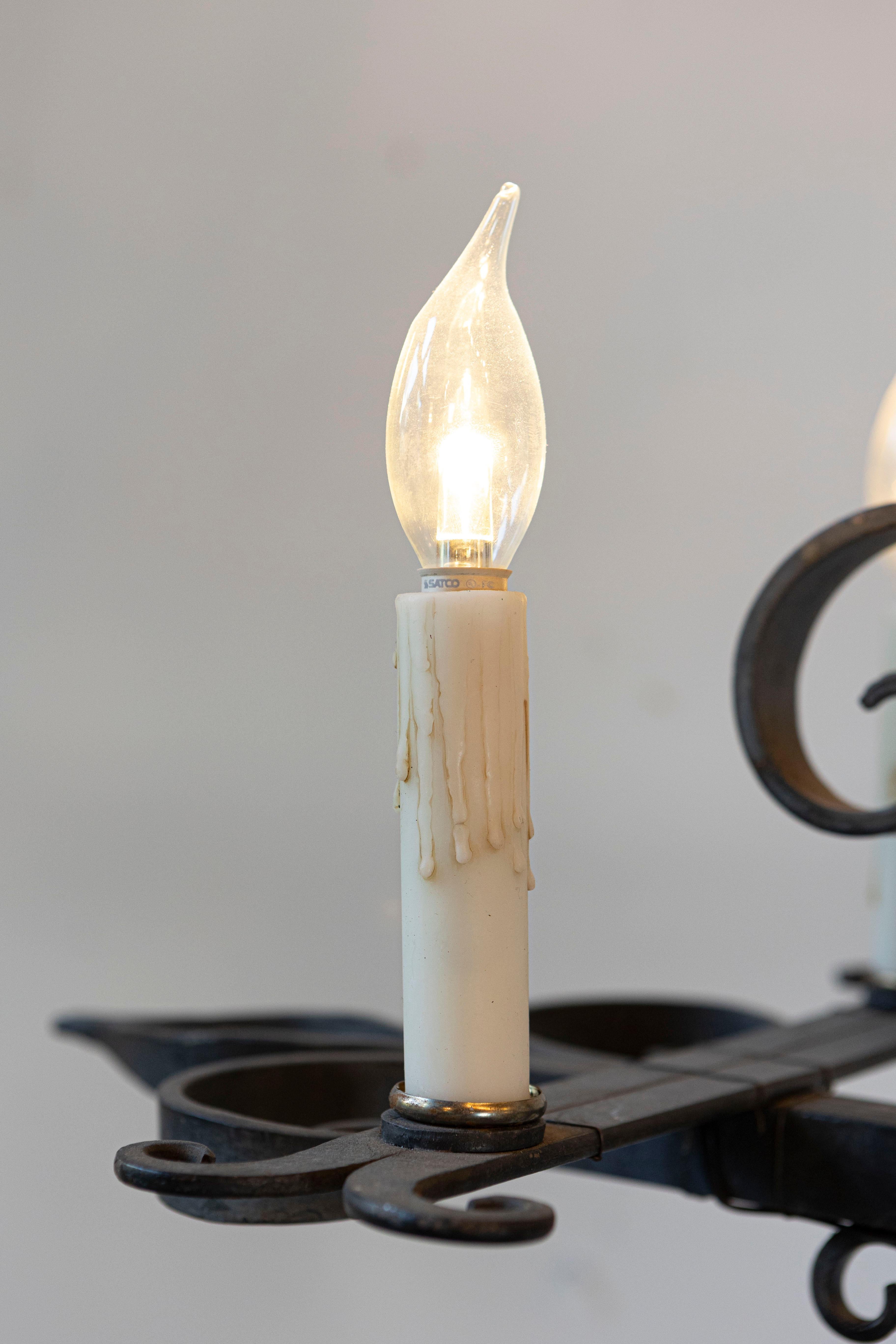 Lámpara de pie francesa de cuatro luces de hierro forjado estilo candelabro de fin de siglo en Bueno estado para la venta en Atlanta, GA