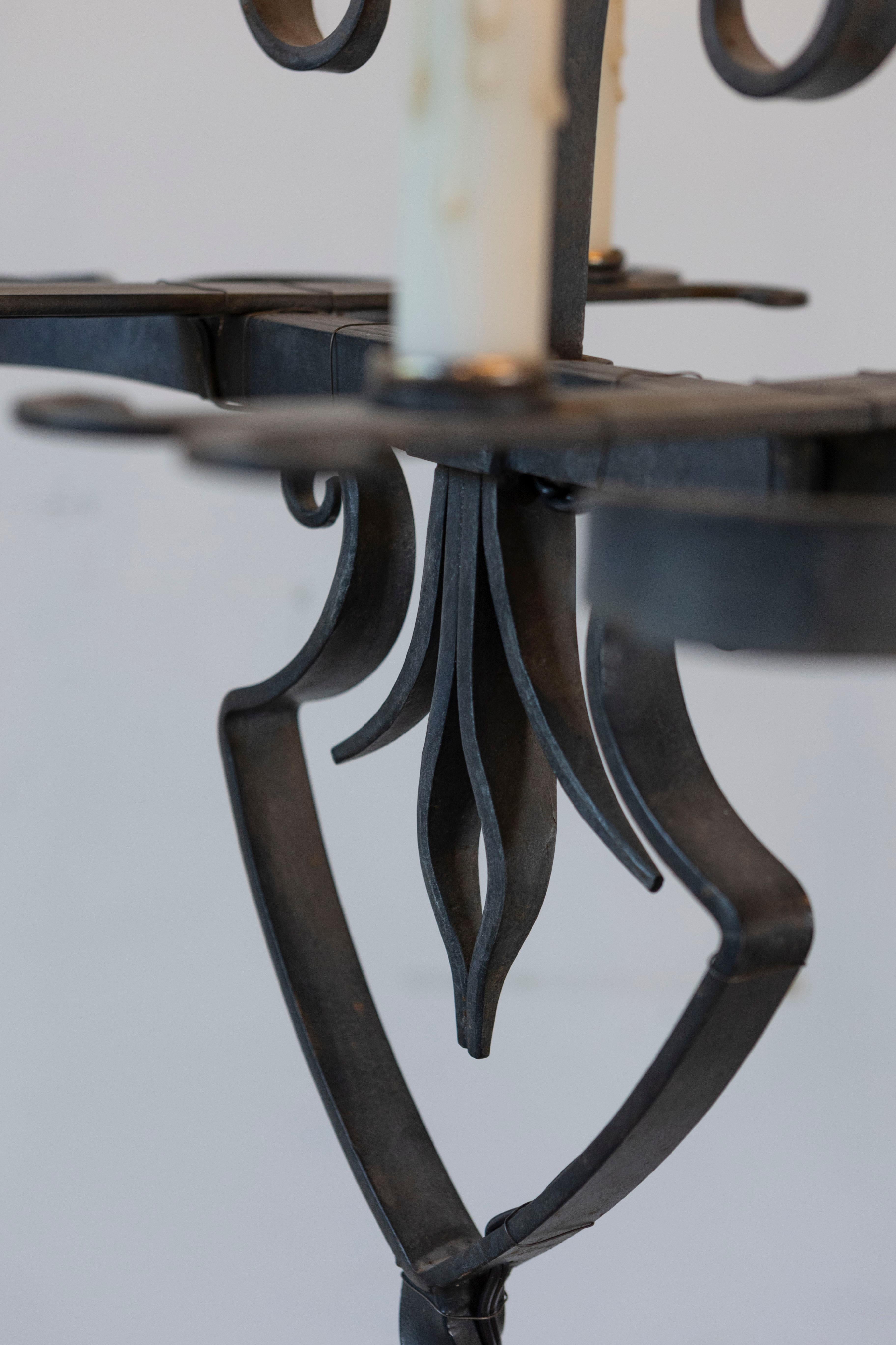 Lámpara de pie francesa de cuatro luces de hierro forjado estilo candelabro de fin de siglo Hierro forjado en venta