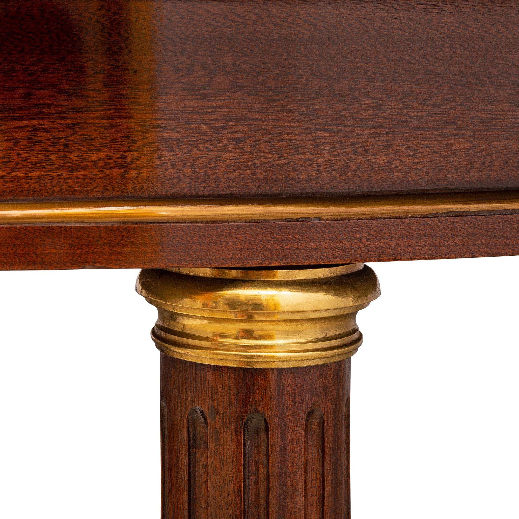 French Turn of the Century Empire St. Flamed Mahogany and Ormolu Dining Table For Sale 6