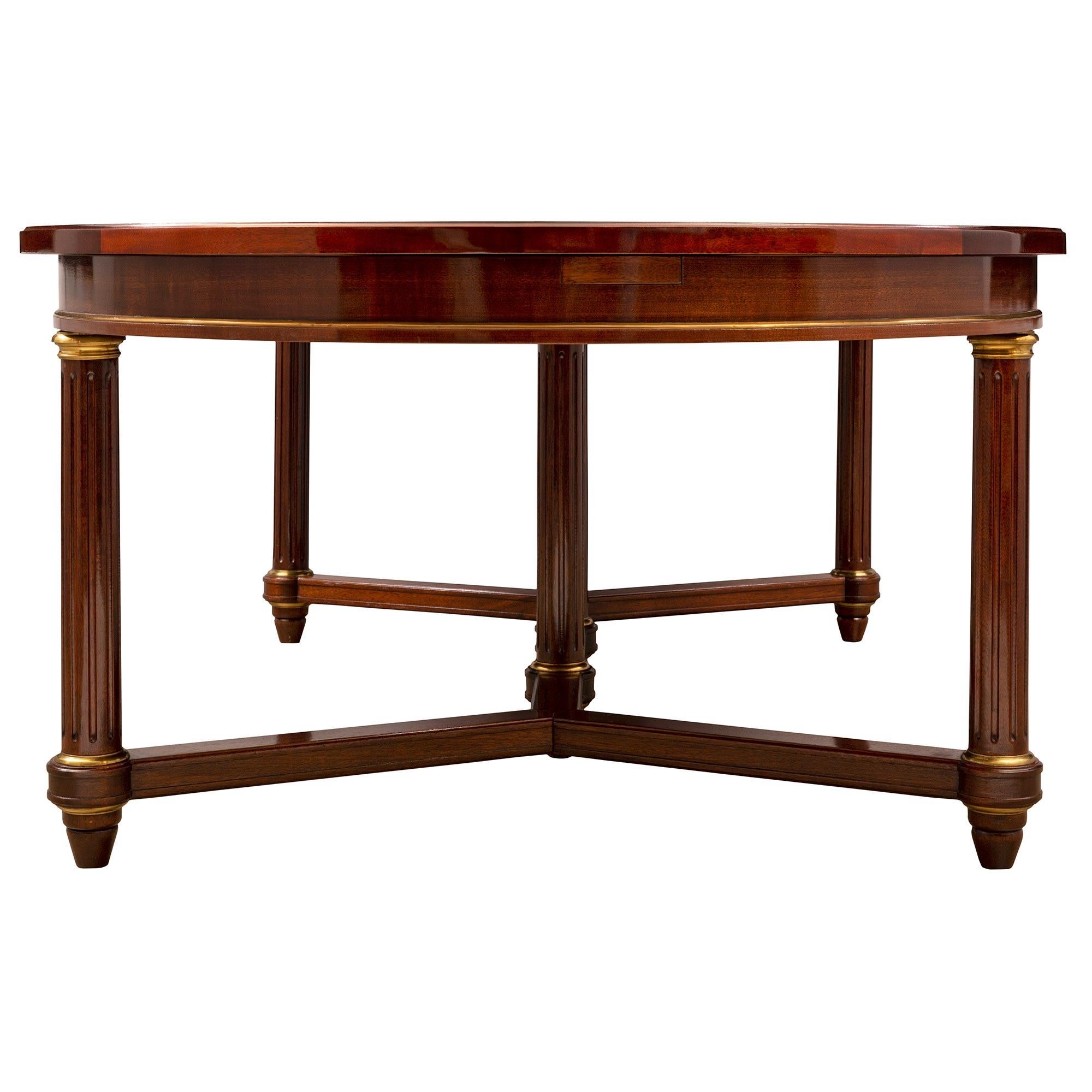 French Turn of the Century Empire St. Flamed Mahogany and Ormolu Dining Table For Sale 2