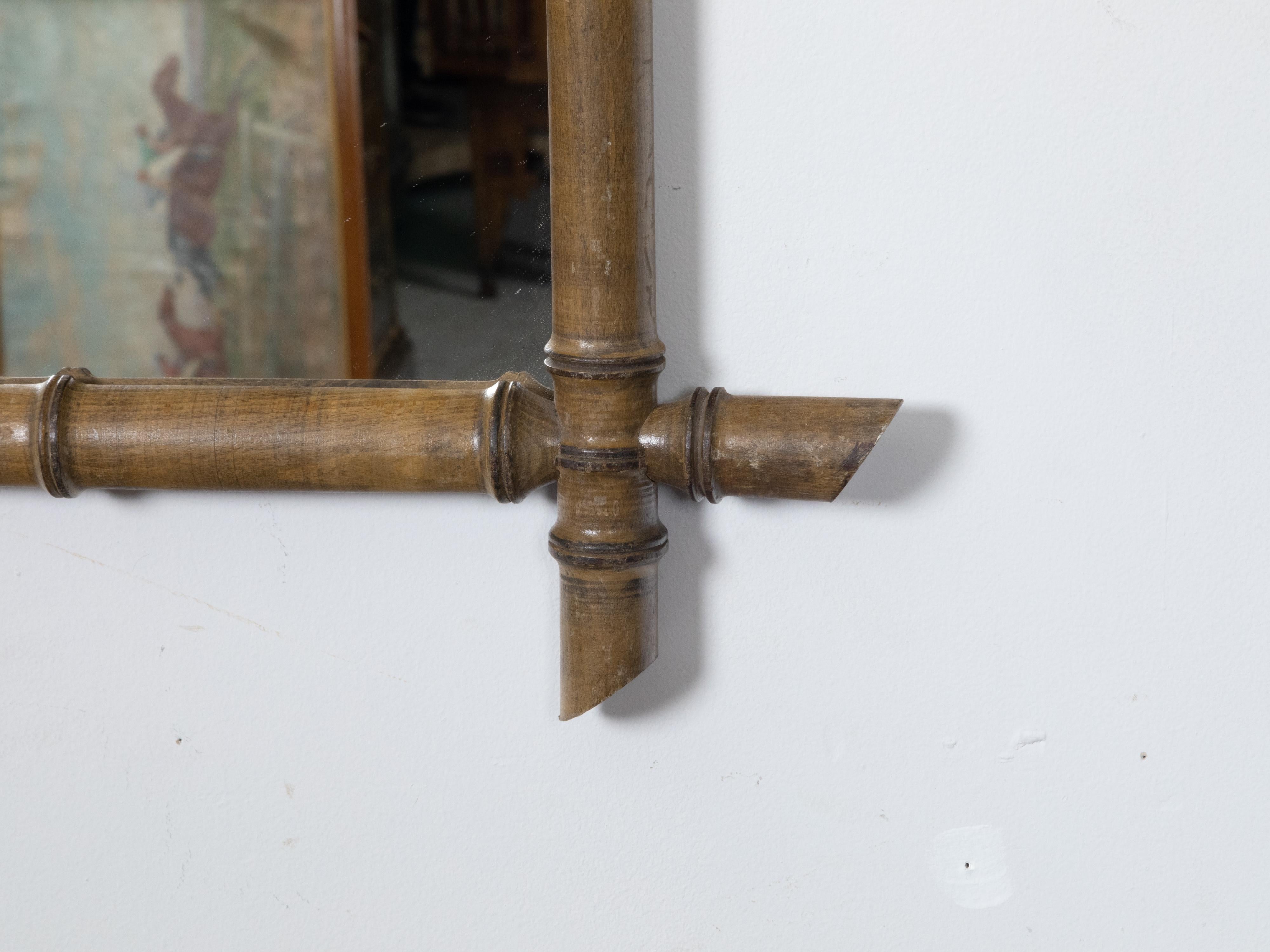 French Turn of the Century Faux Bamboo Mirror with Intersecting Corners, 1900s In Good Condition For Sale In Atlanta, GA