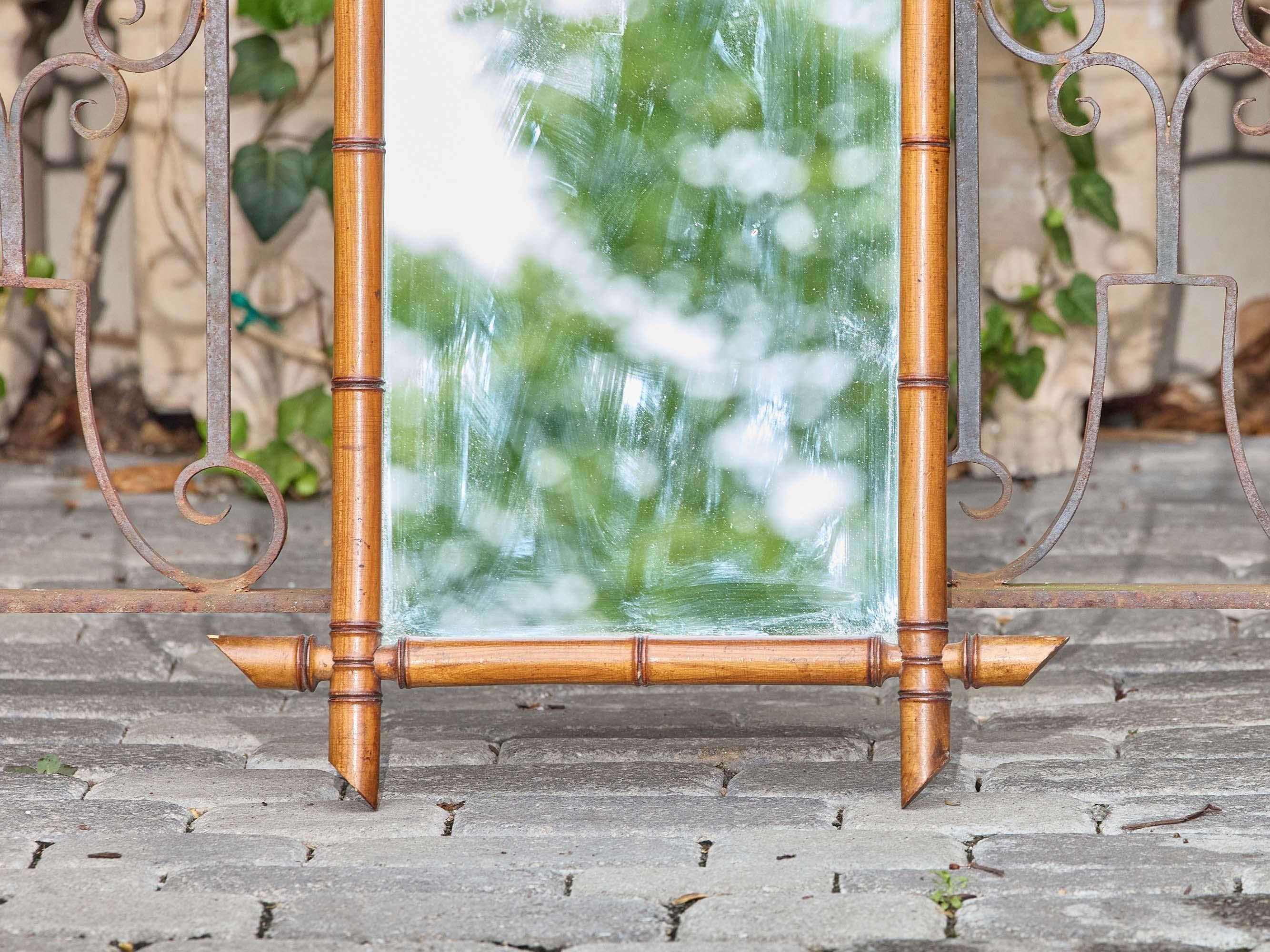 Espejo de Pared Francés de Faux Bambú de Fin de Siglo en Madera Tono Miel bambú de imitación en venta