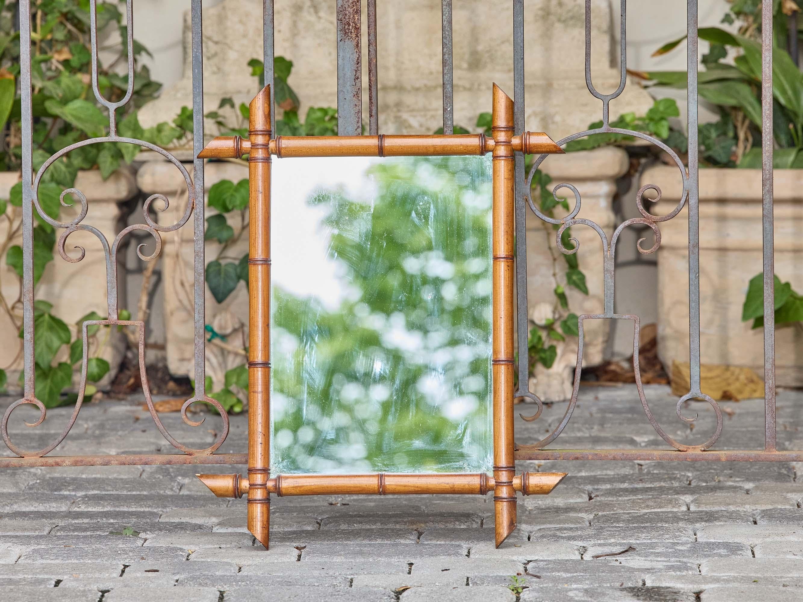 Espejo de Pared Francés de Faux Bambú de Fin de Siglo en Madera Tono Miel en venta 4