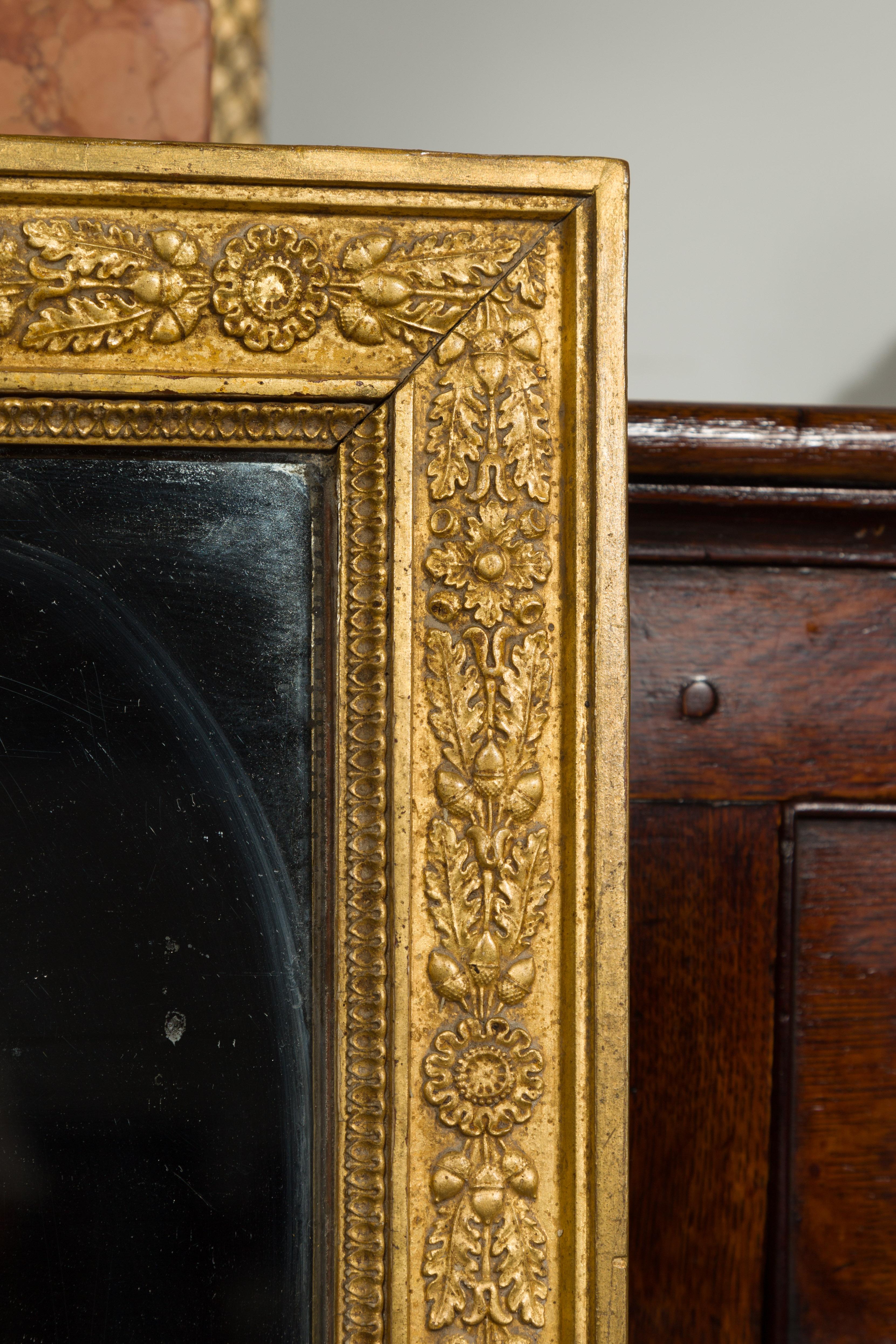 French Turn of the Century Giltwood Split Mirror with Foliage and Floral Frieze For Sale 5