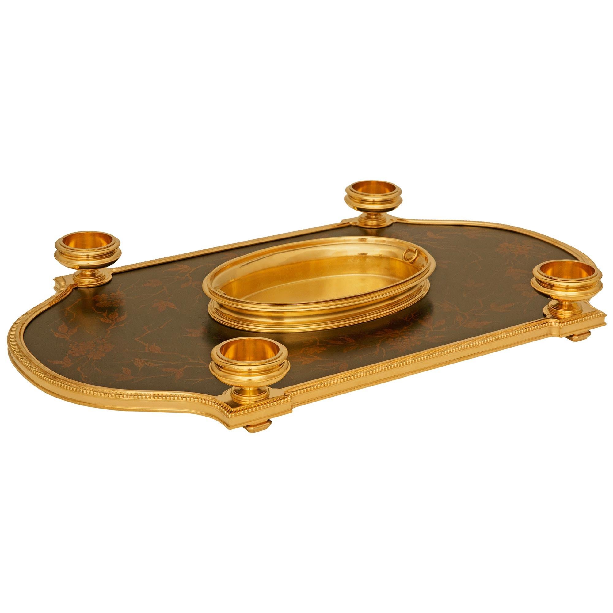Francese Centrotavola francese di fine secolo in stile Luigi XVI, lacca giapponese e ormolu in vendita