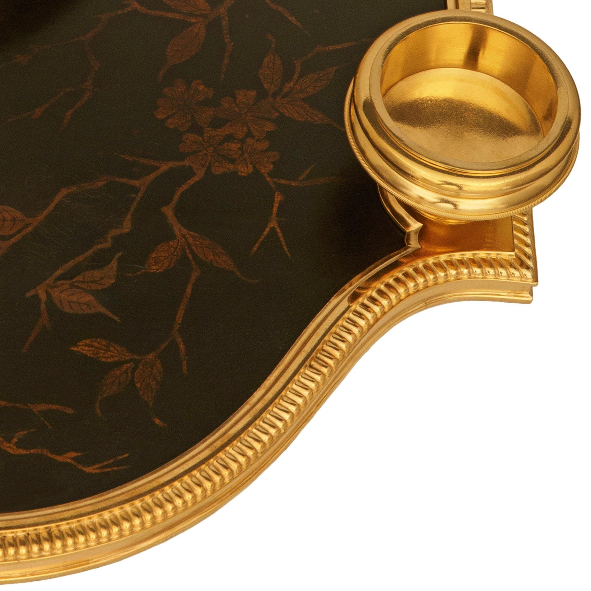 Similoro Centrotavola francese di fine secolo in stile Luigi XVI, lacca giapponese e ormolu in vendita