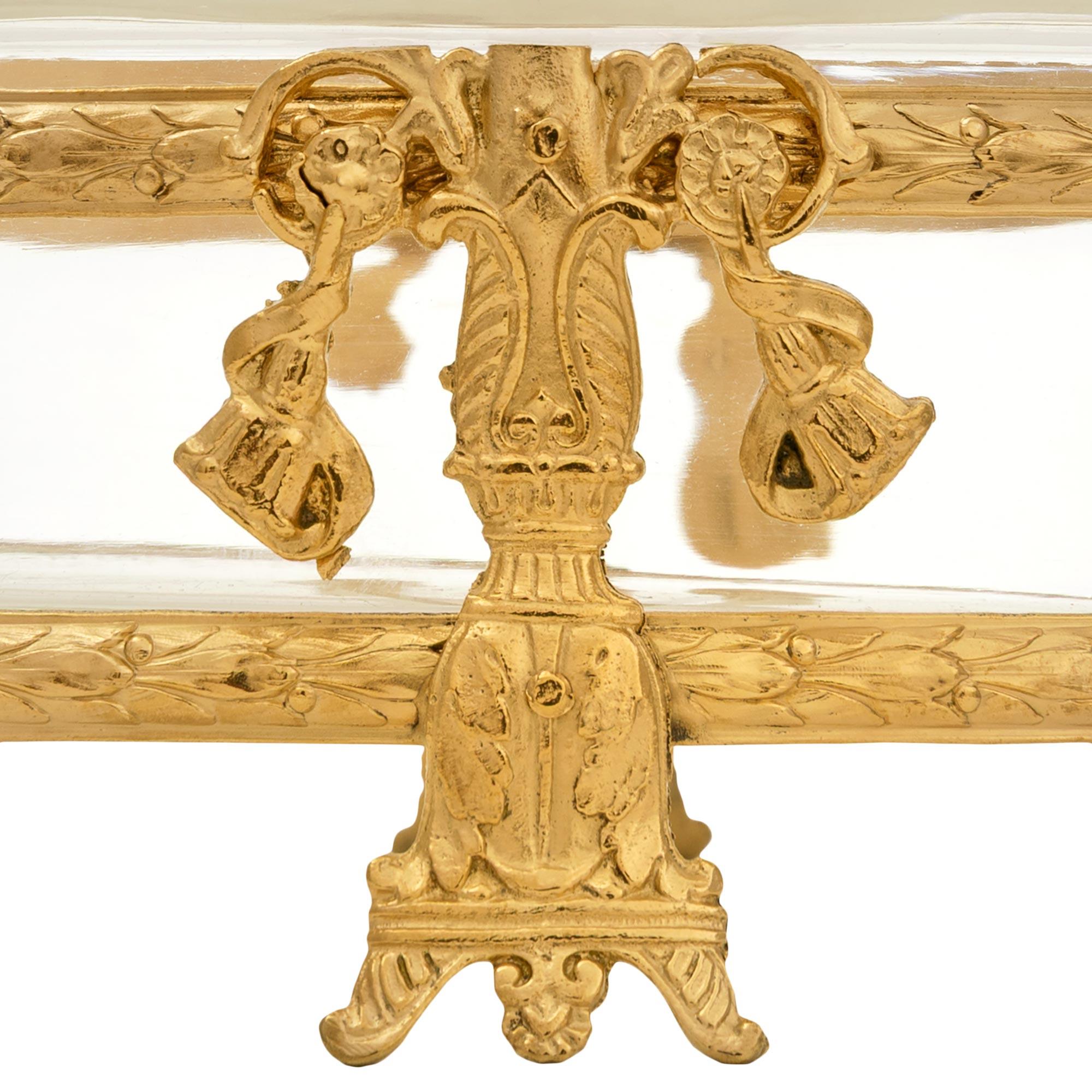 Französisch Jahrhundertwende Louis XVI st. Ormolu und Kristall Mittelstück im Angebot 1