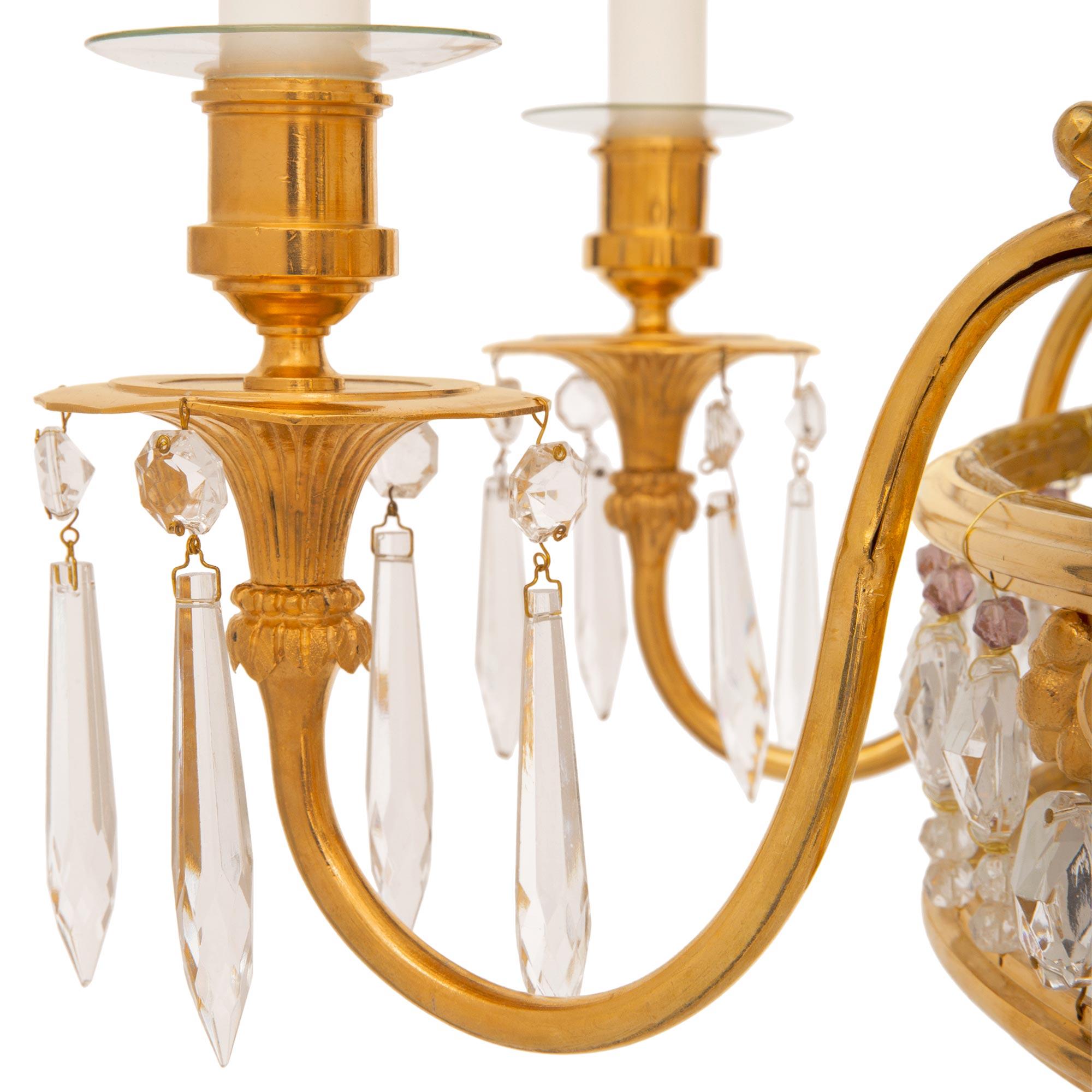 Cristal Lustre français du début du siècle de style Louis XVI en ormolu, cristal et verre en vente