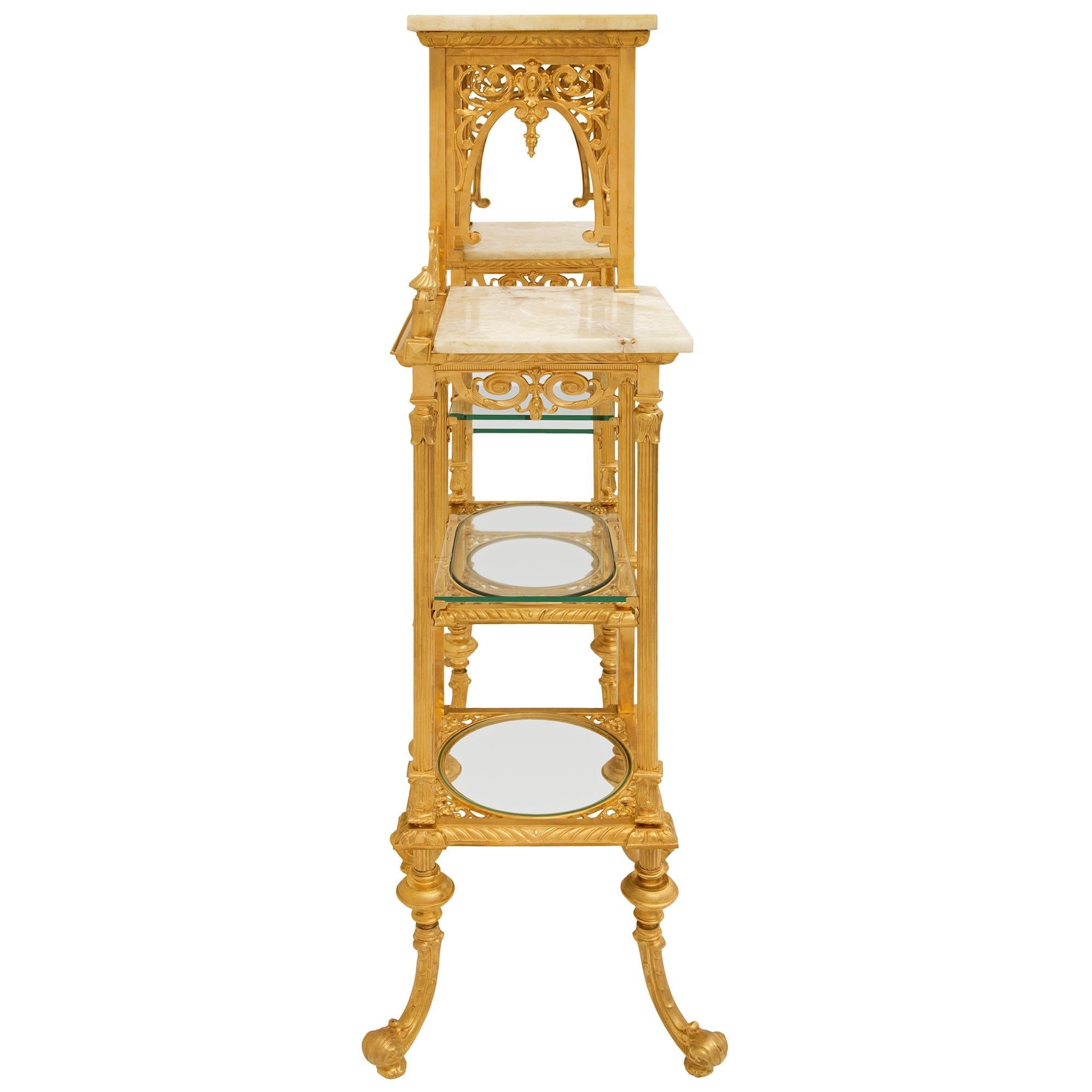 Credenza/scaffale francese di fine secolo Luigi XVI in ormolu, onice e vetro In condizioni buone in vendita a West Palm Beach, FL