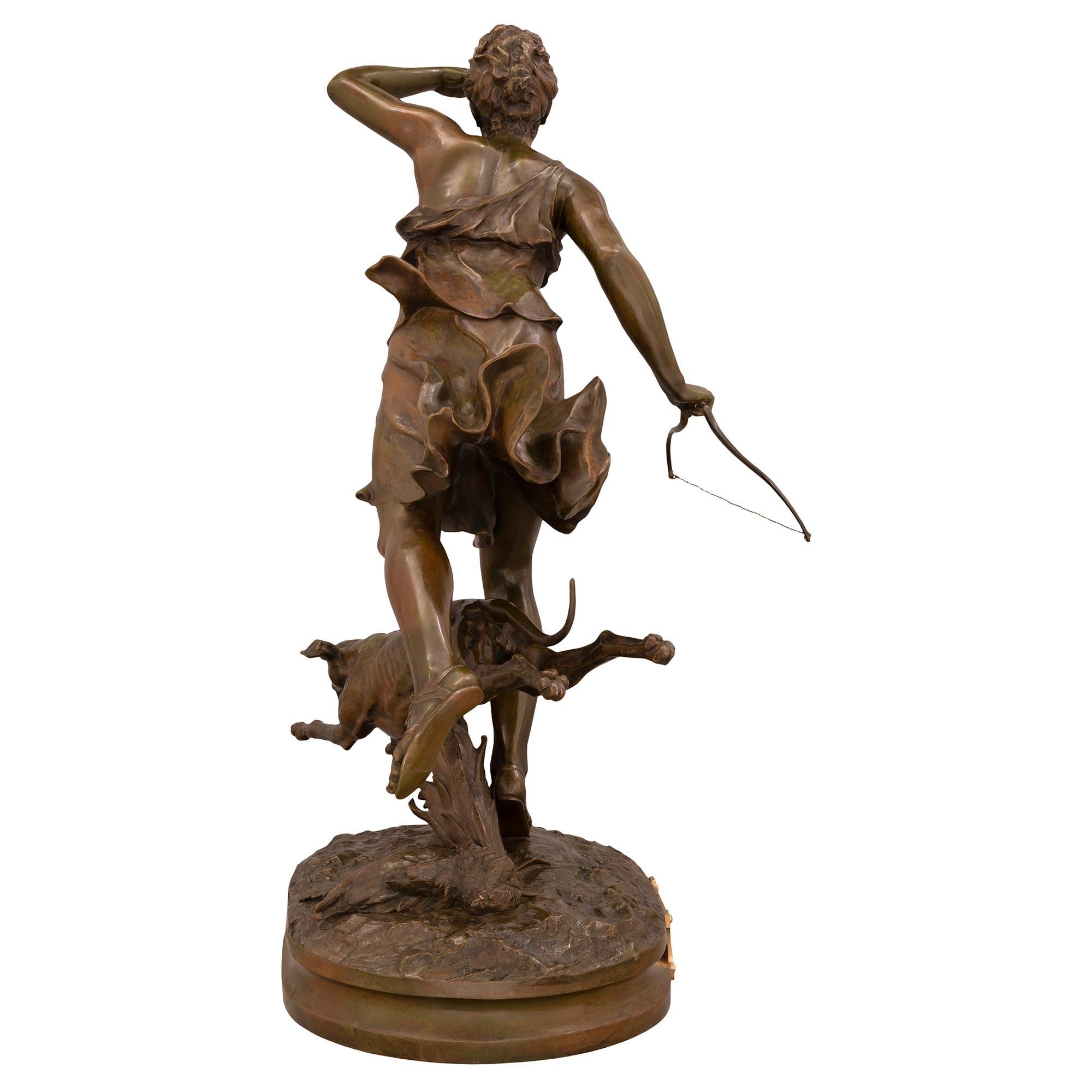 Französische Louis-XVI-Statue der Jägerin Diana der Jägerin aus der Jahrhundertwende (Louis XVI.) im Angebot