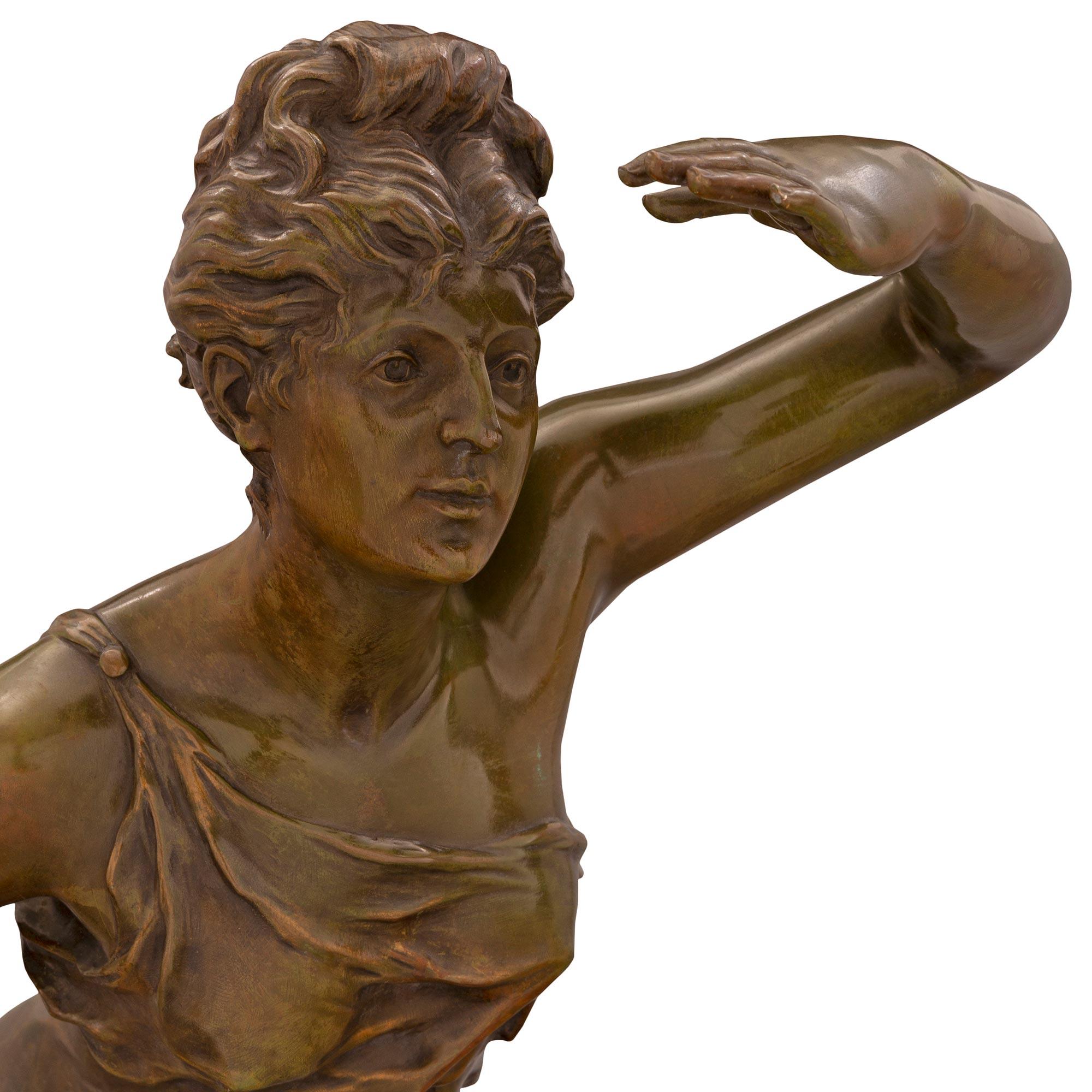Französische Louis-XVI-Statue der Jägerin Diana der Jägerin aus der Jahrhundertwende (20. Jahrhundert) im Angebot