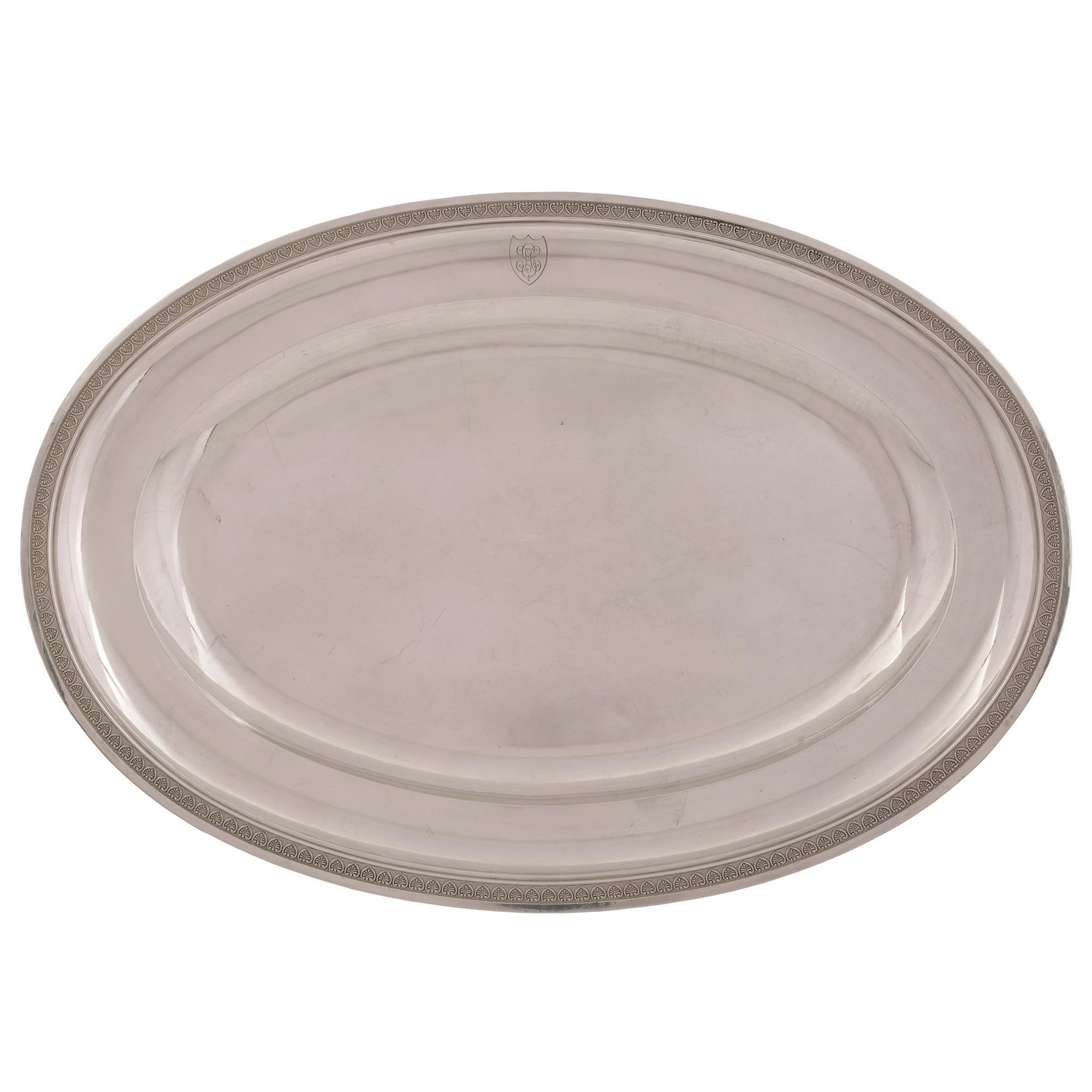French Turn of the Century Neoclassical Style Sterling Silver Oval Plate In Good Condition For Sale In West Palm Beach, FL