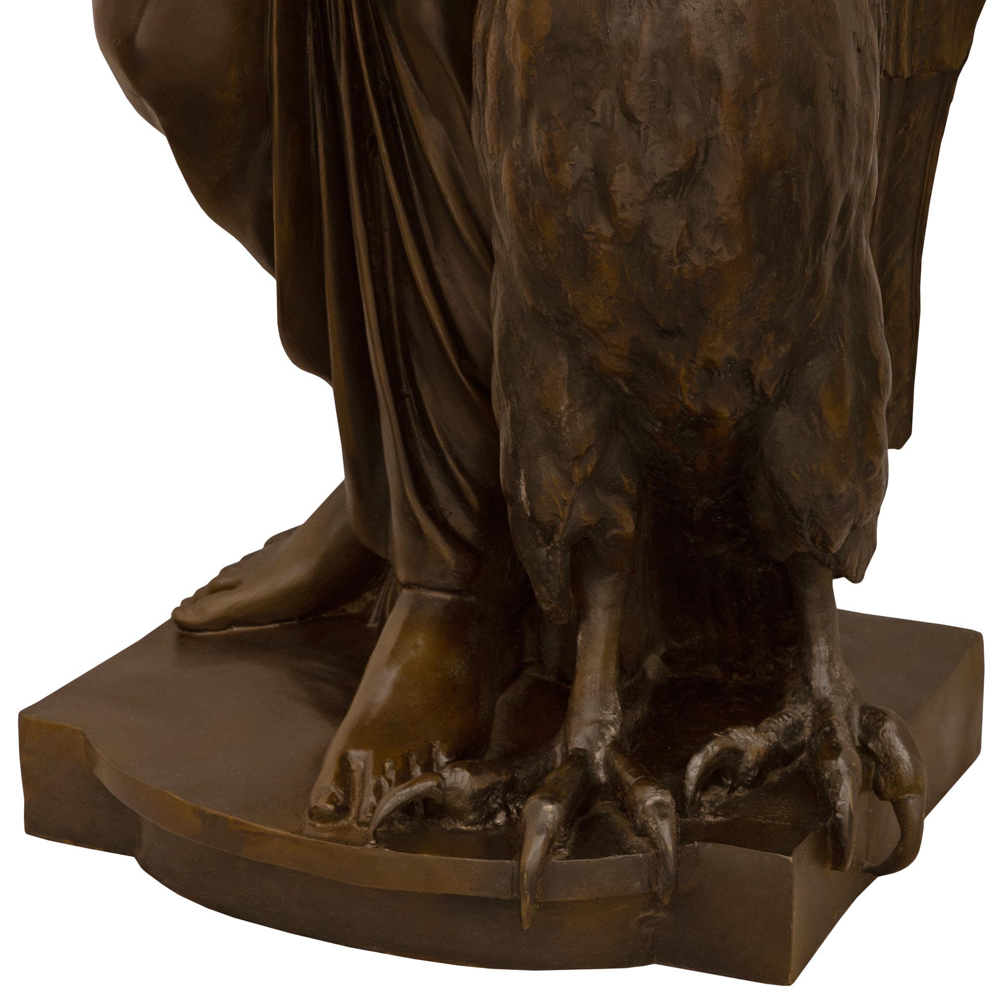 Statua/Lampada di Ebe in bronzo patinato francese di fine secolo in vendita 1