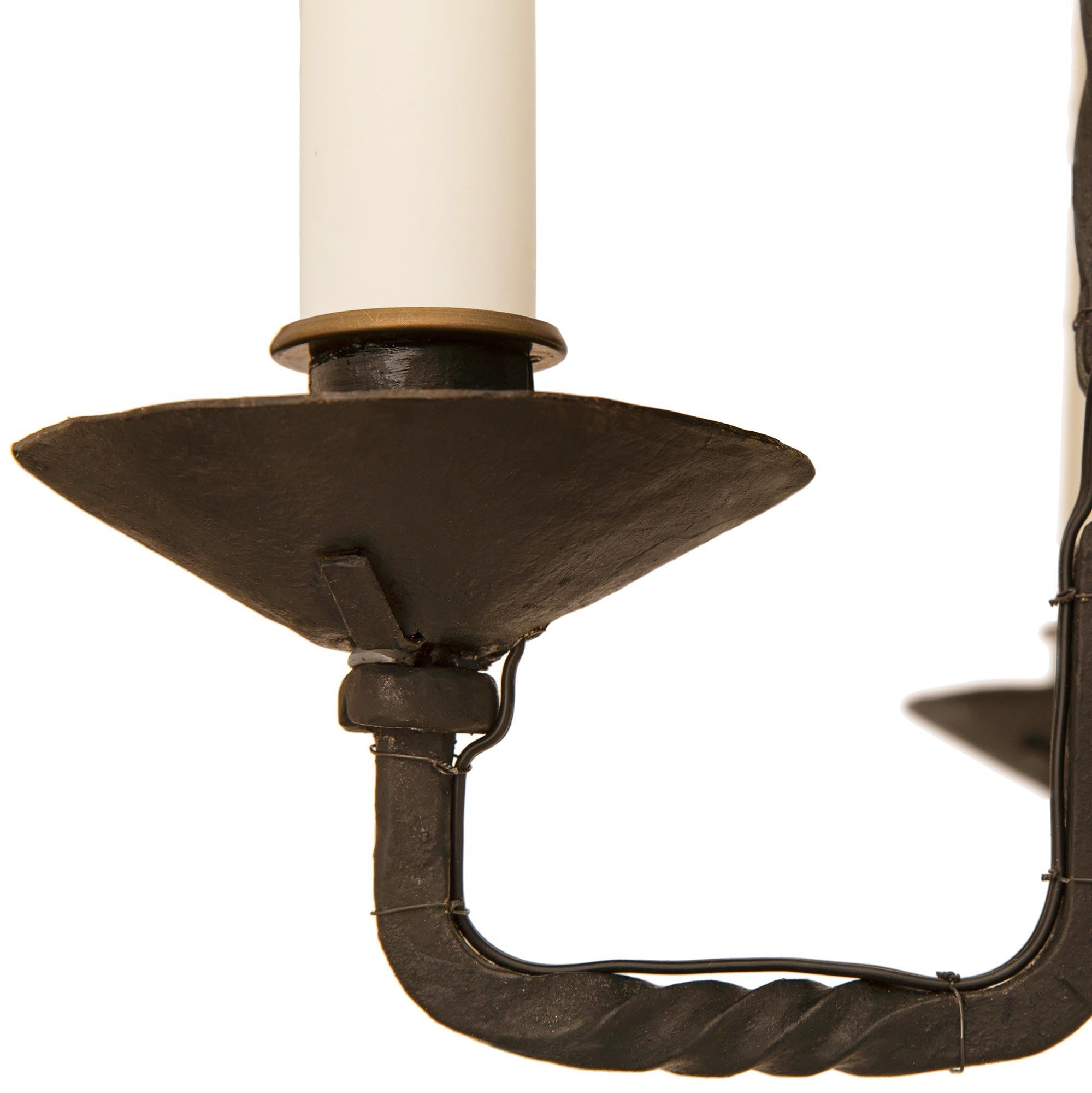 Lampadario francese di fine secolo in ferro battuto di St. Renaissance In condizioni buone in vendita a West Palm Beach, FL