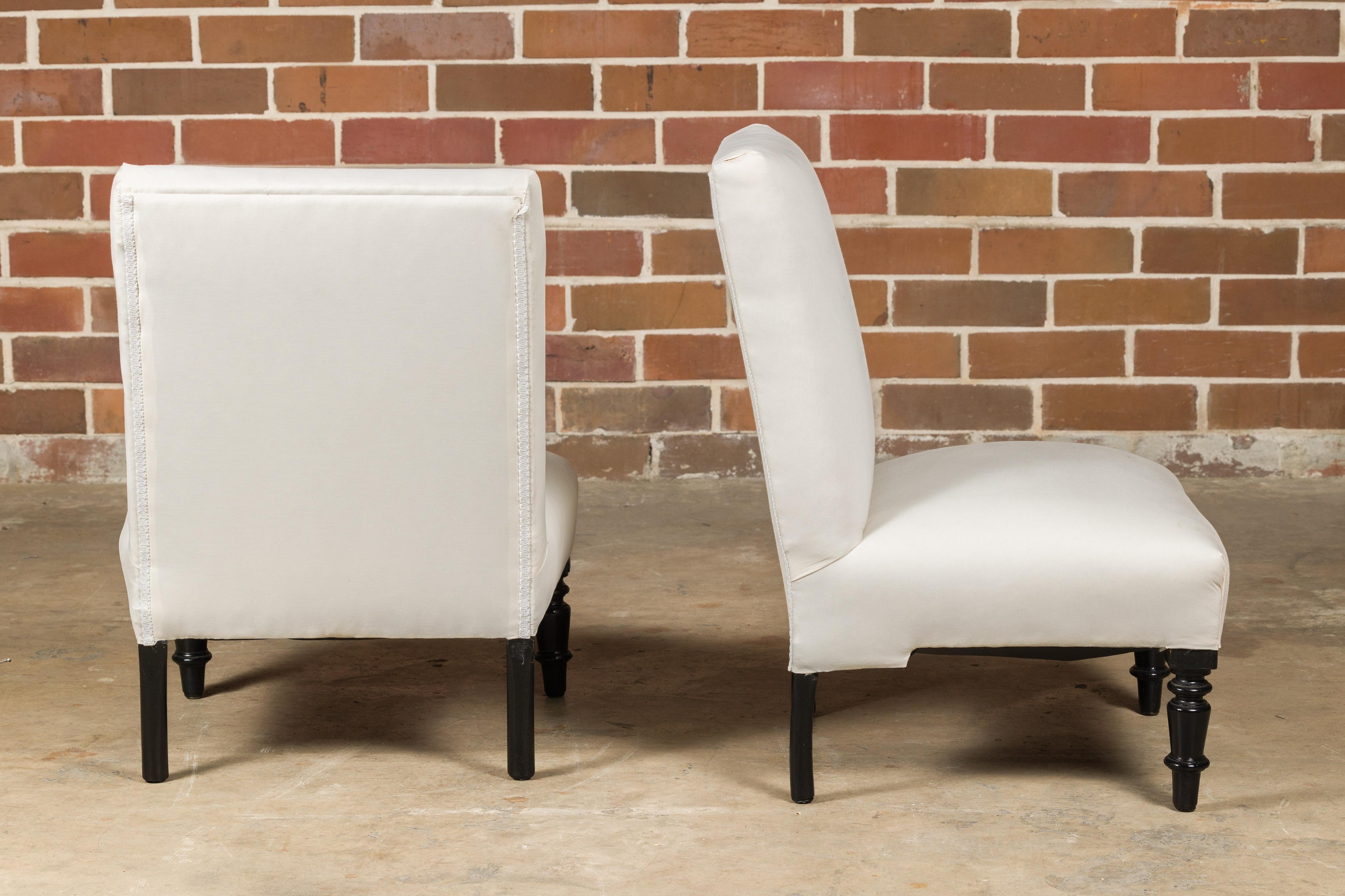 Französische Sessel ohne Armlehne der Jahrhundertwende mit ebonisierten, gedrechselten Beinen, ein Paar im Zustand „Gut“ in Atlanta, GA