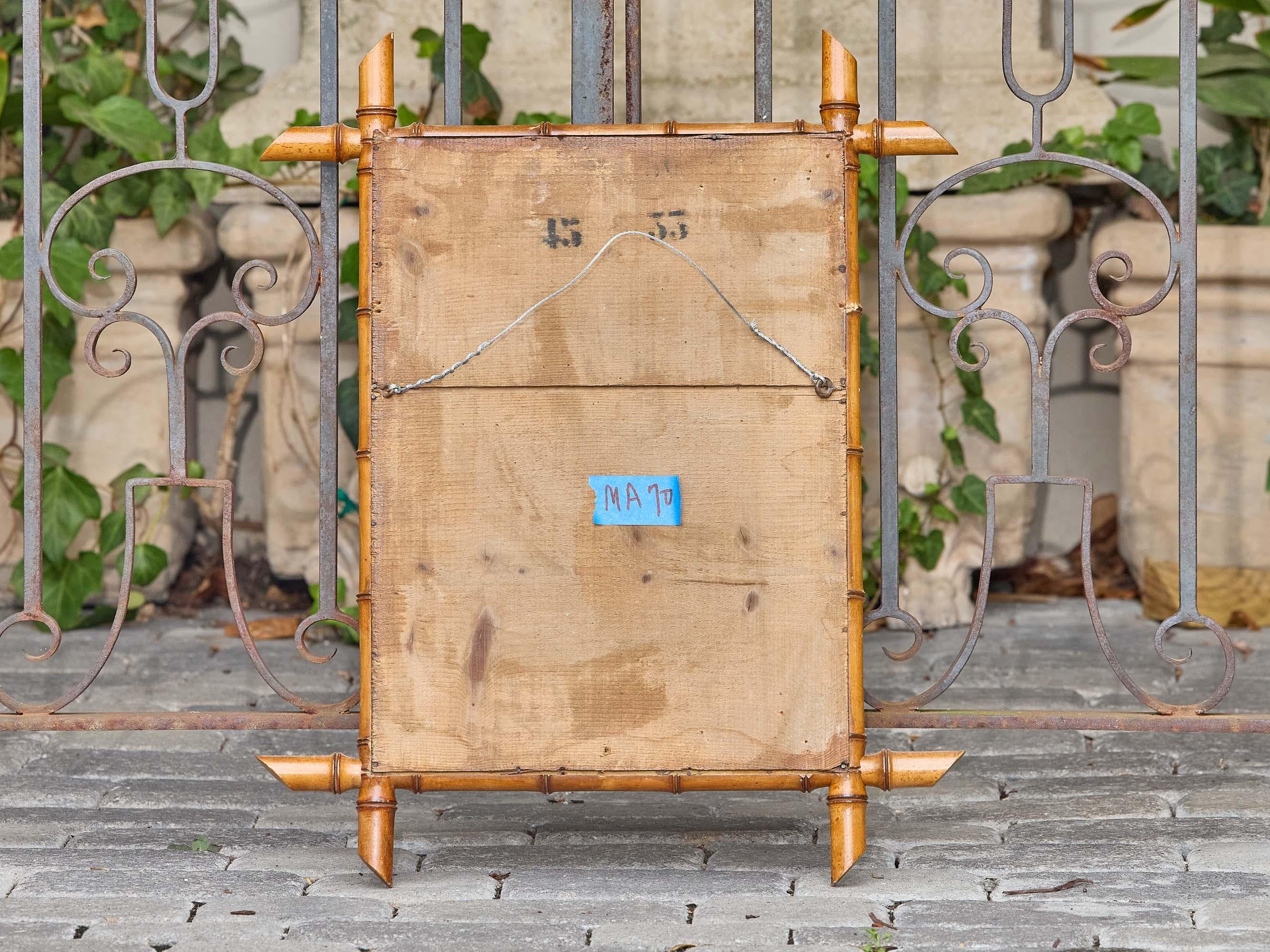 XX secolo Specchio da parete francese in finto bambù tornito con angoli a forma di pinna, circa 1900 in vendita