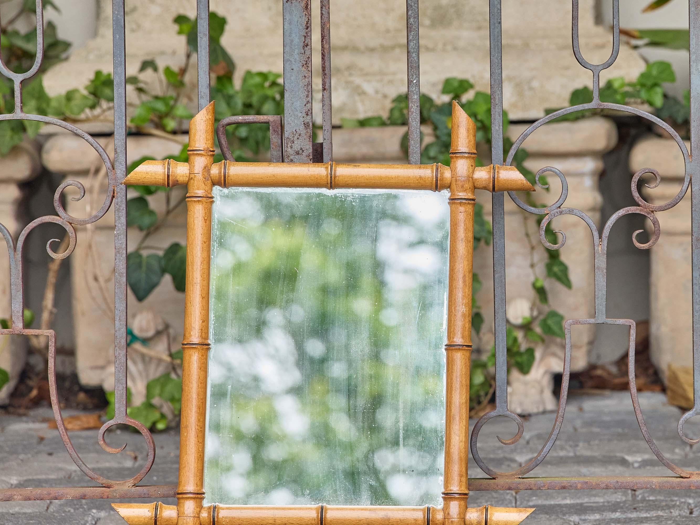 Country Specchio da parete francese in finto bambù tornito con terminali affusolati, circa 1900 in vendita