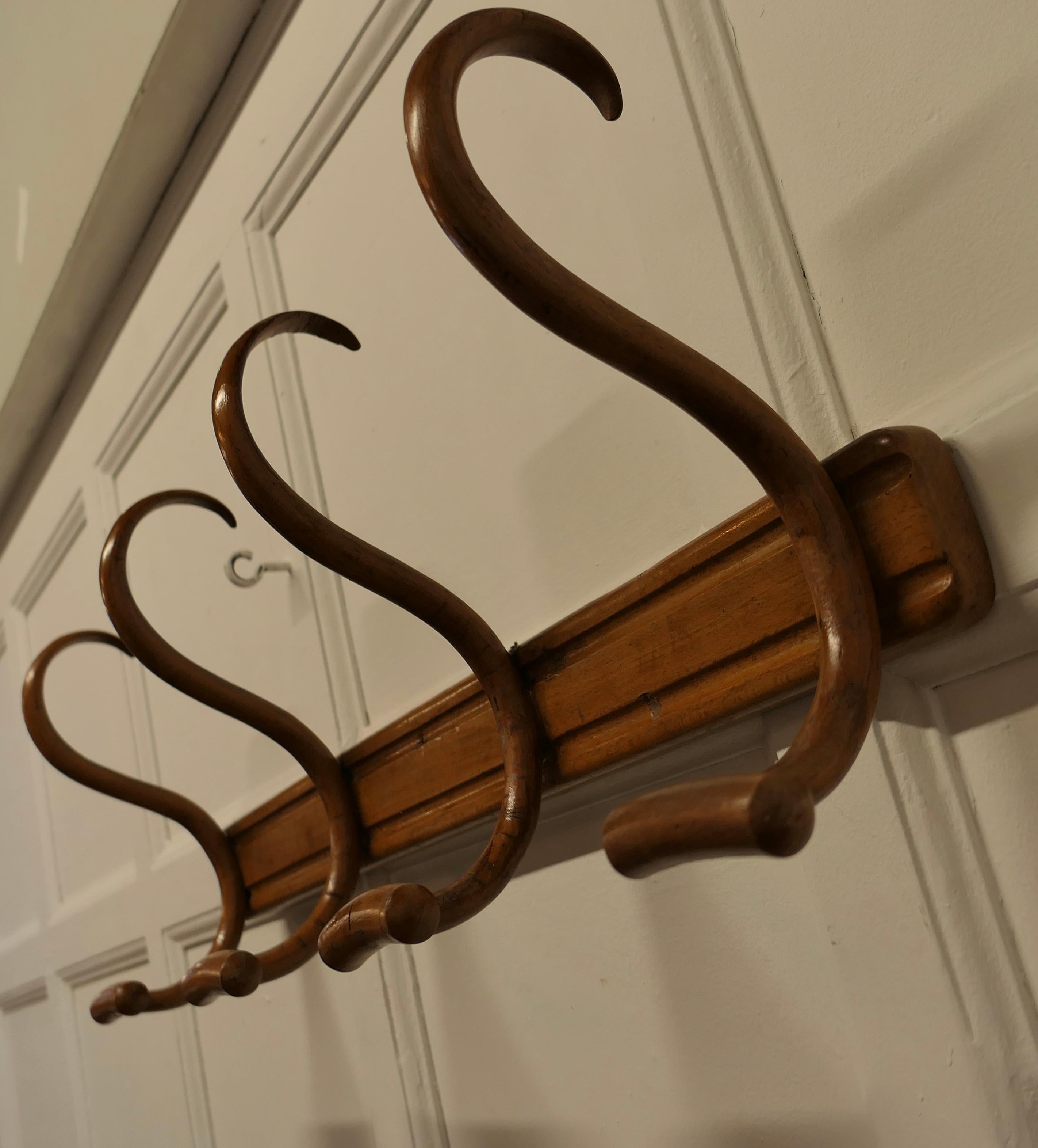 French Turned Golden Beech Hat and Coat Rack  For Sale 1