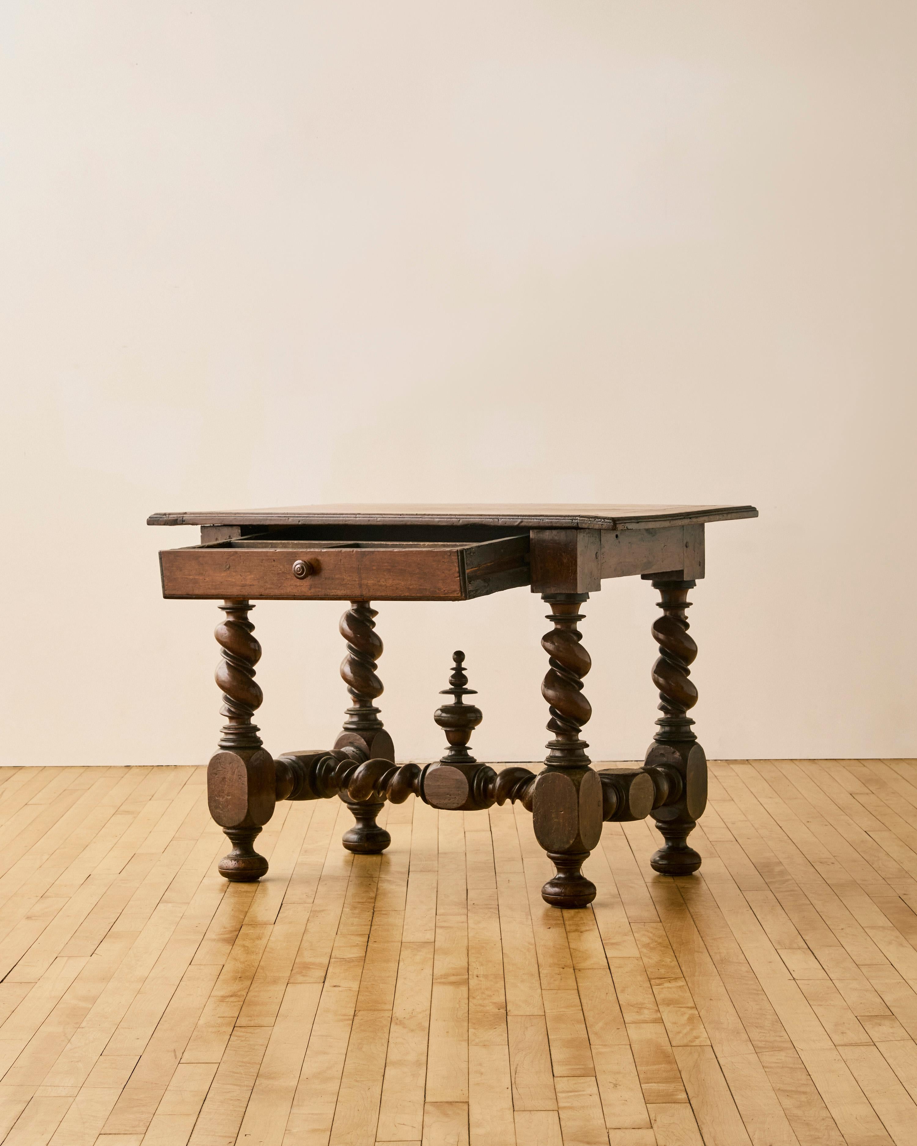 French Turned Wood Writing Table (Holz) im Angebot