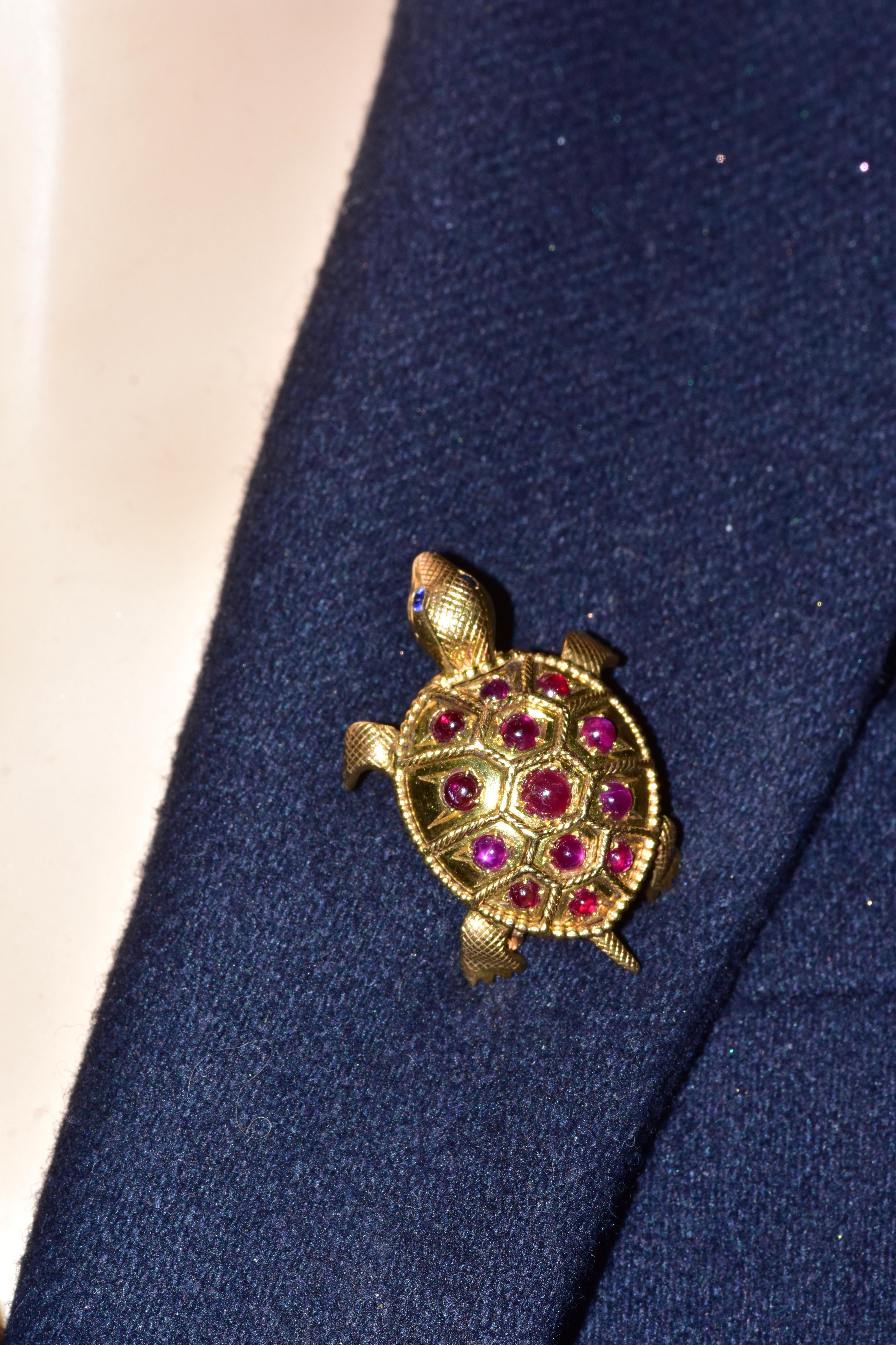 Retro French Turtle with Burma Ruby & 18K Yellow Gold Double Clip Brooch, C. 1950