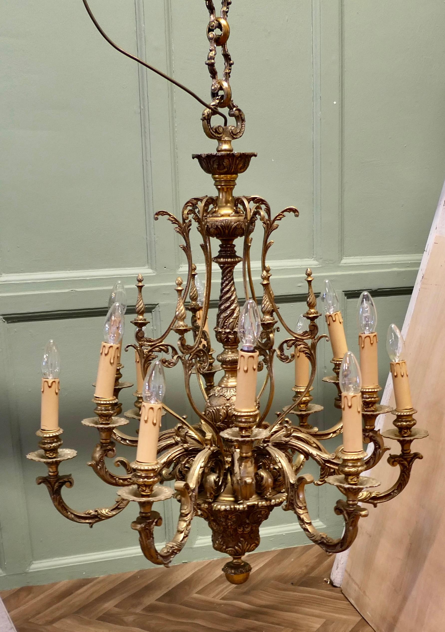 French Twelve Branch Two Tier Gilded Brass Chandelier In Good Condition For Sale In Godshill, Isle of Wight