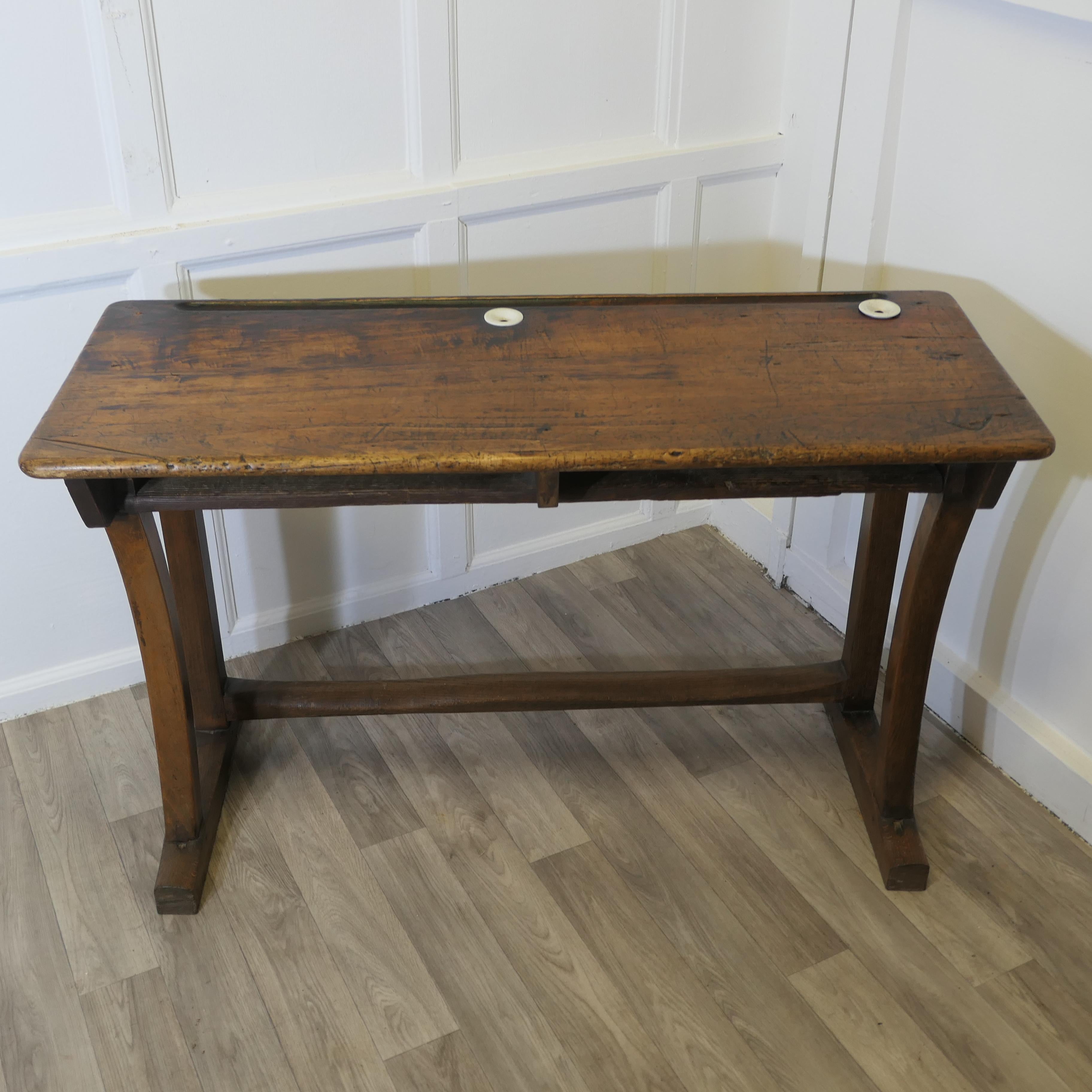 French Twin Clerks Reception Desk, Rustic Pine, Greeter In Good Condition In Godshill, Isle of Wight
