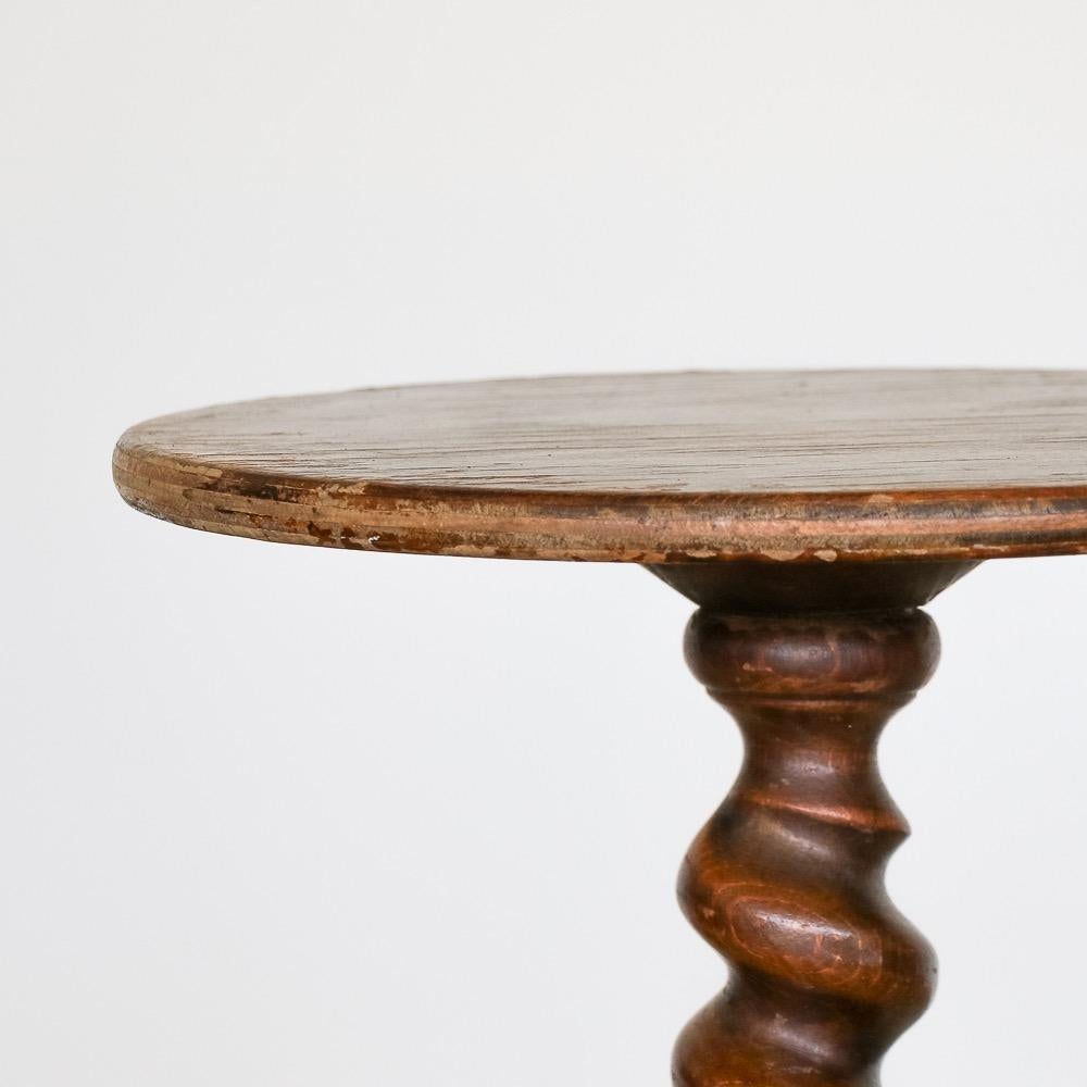 Bois The Pedestal Table en chêne torsadé français